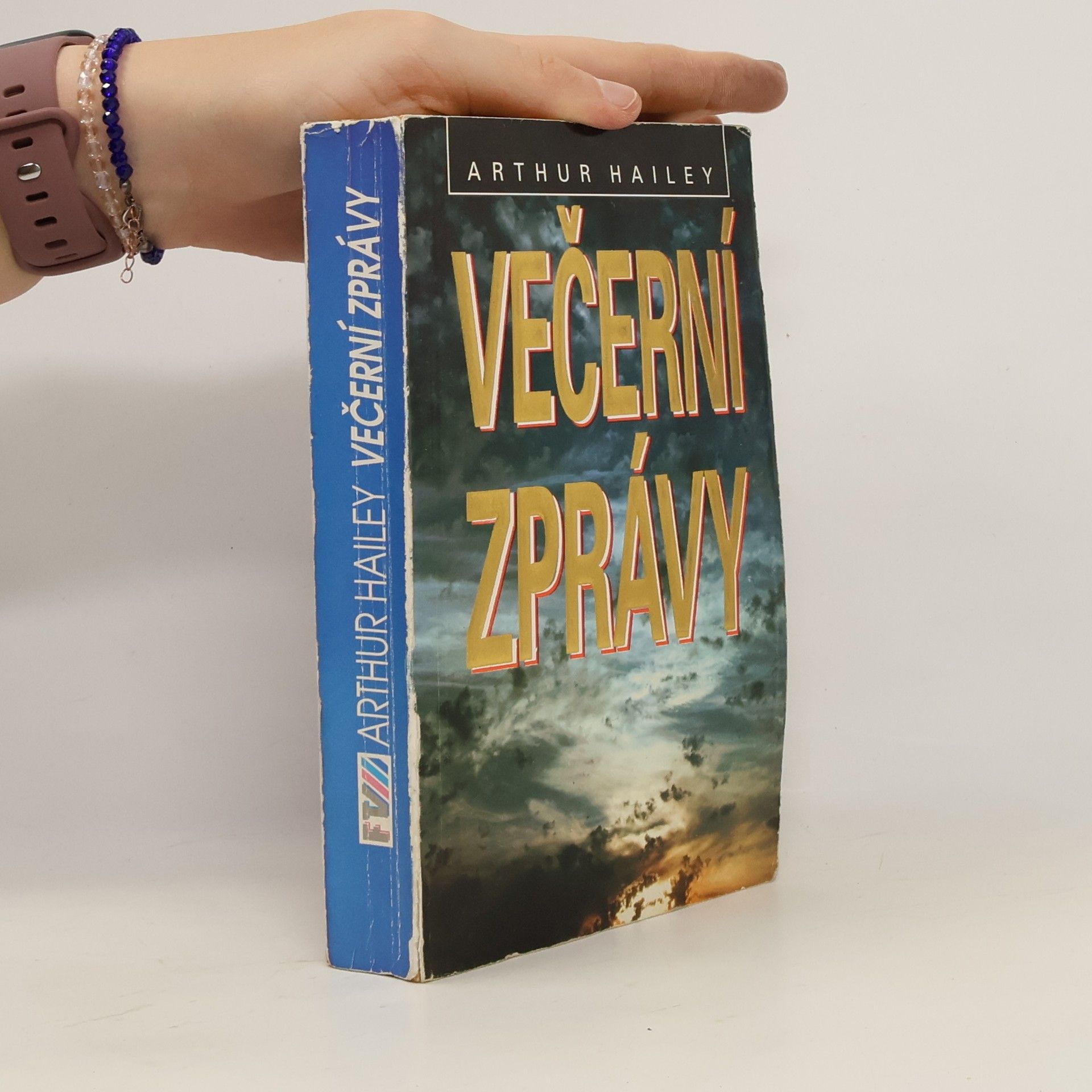 Arthur Hailey Večerní zprávy