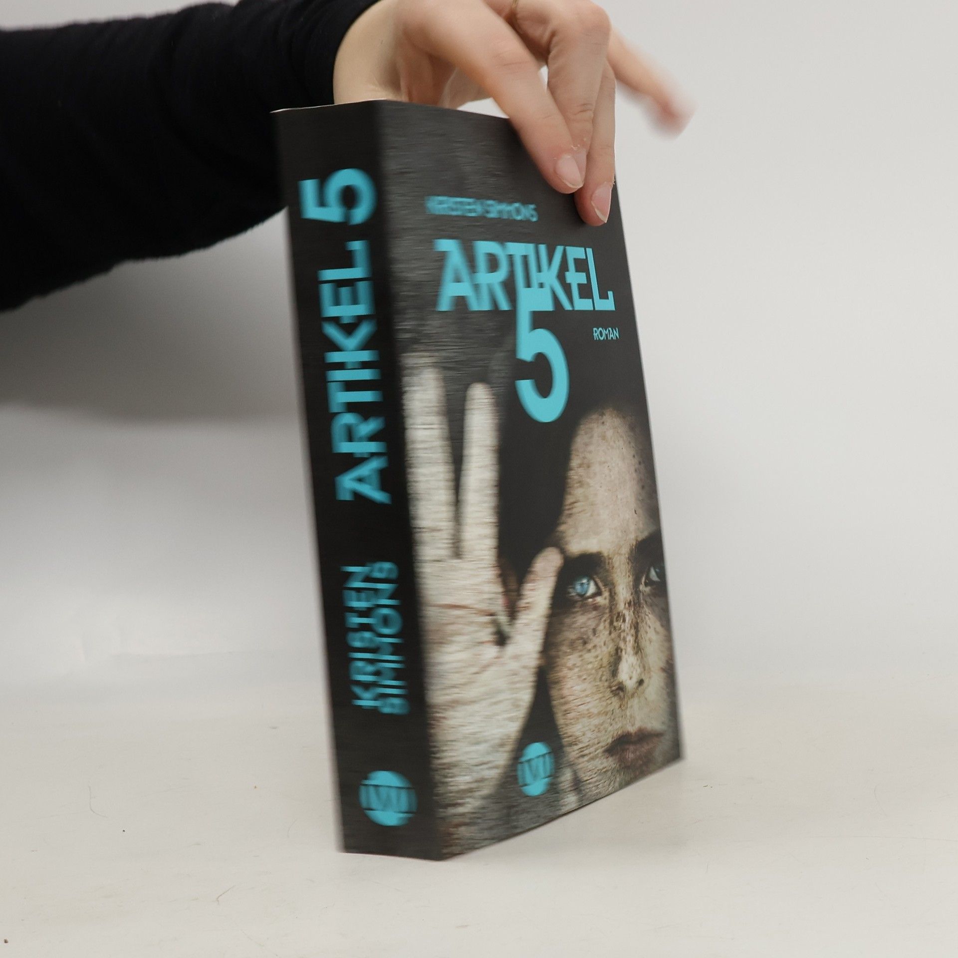 Kristen Simmons Artikel 5