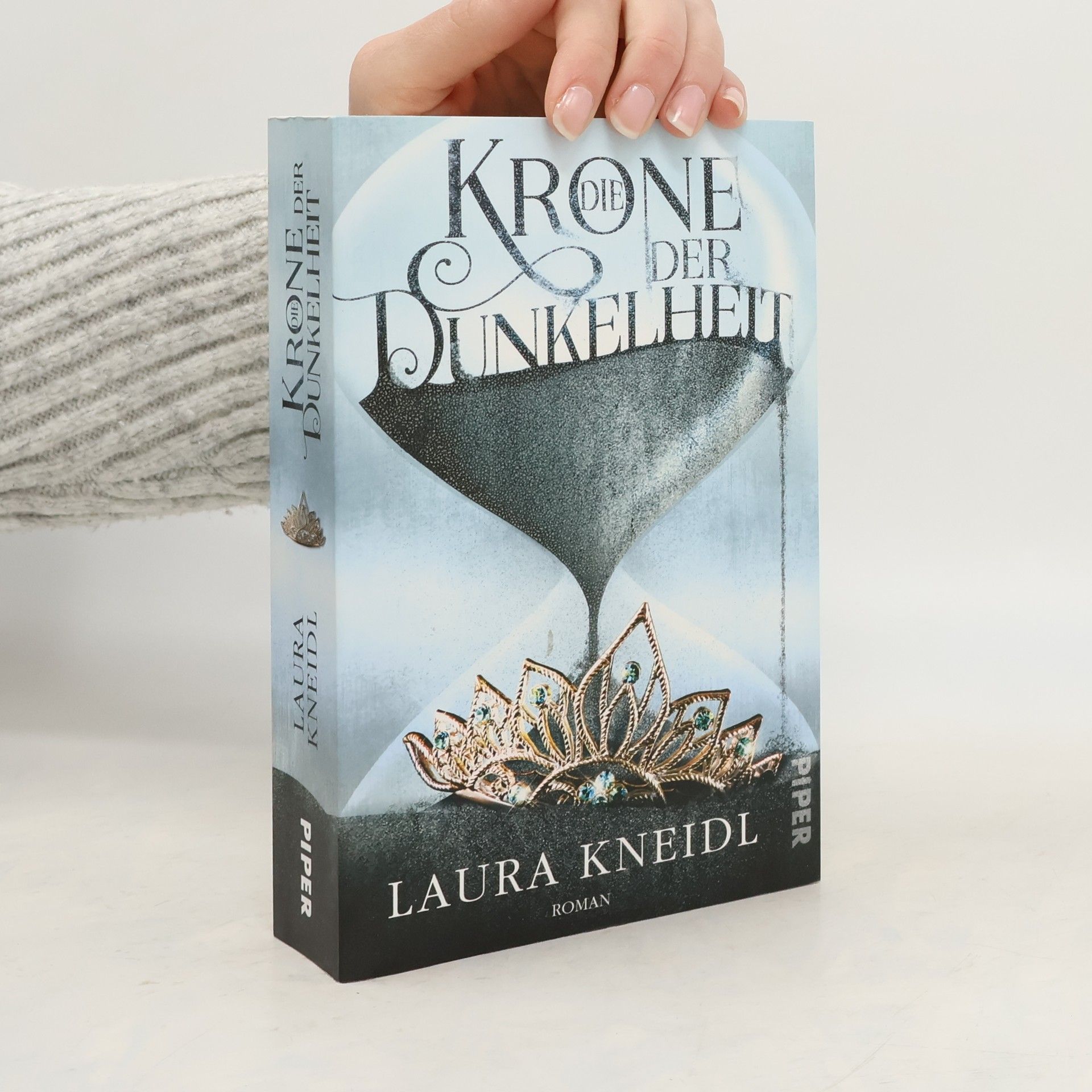Laura Kneidl Die Krone der Dunkelheit