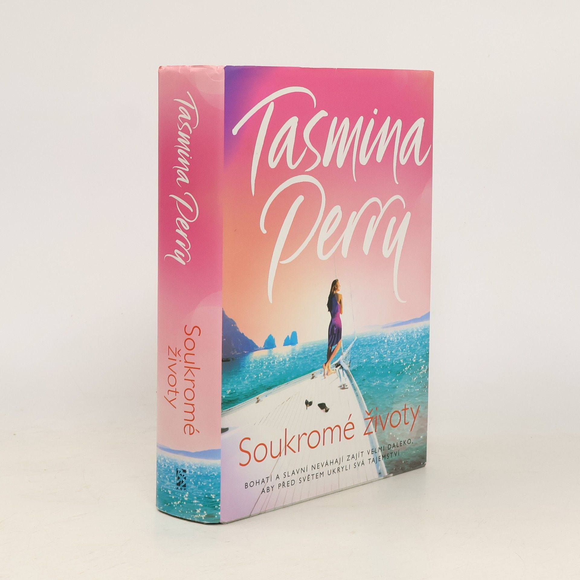 Tasmina Perry Soukromé životy