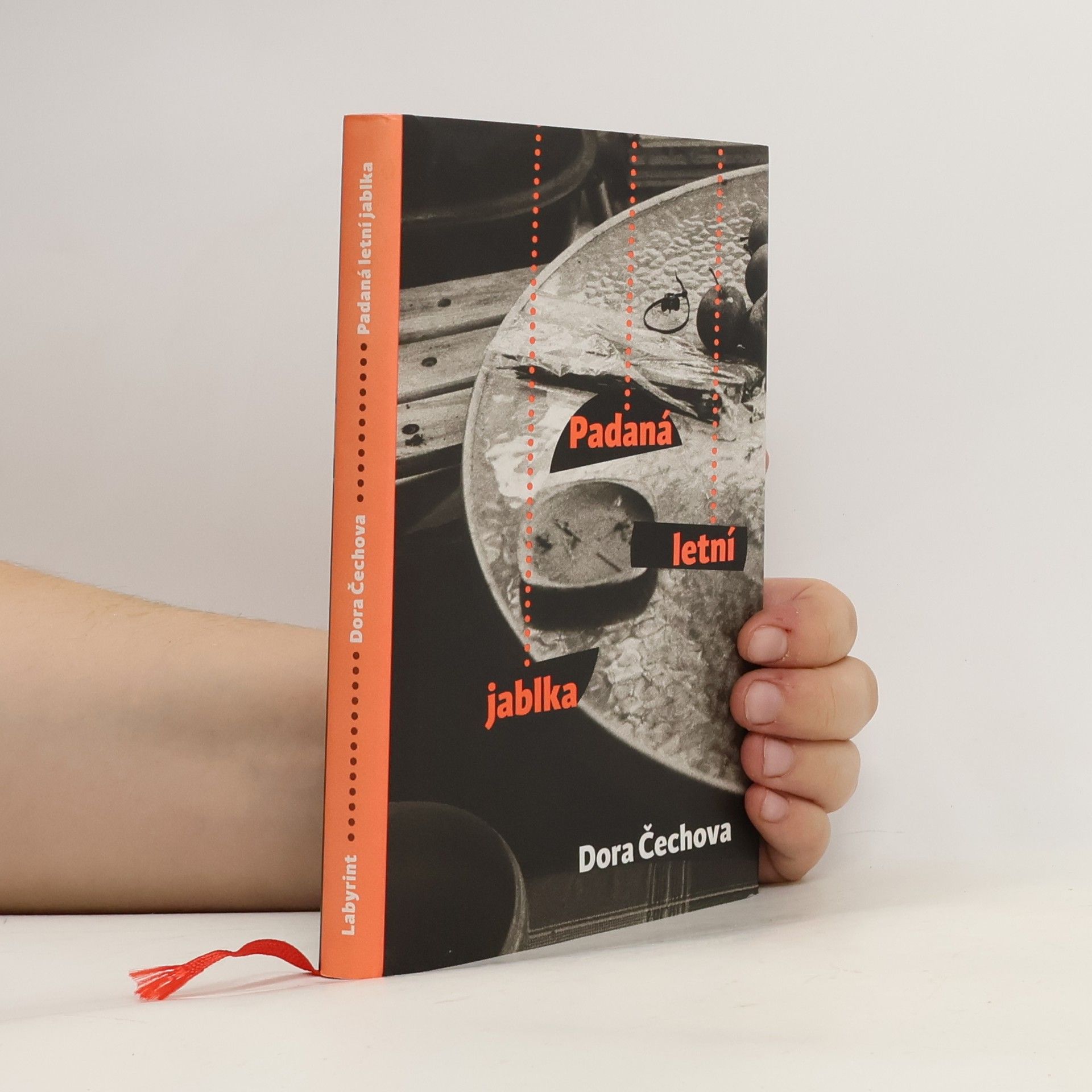 Dora Čechová Padaná letní jablka