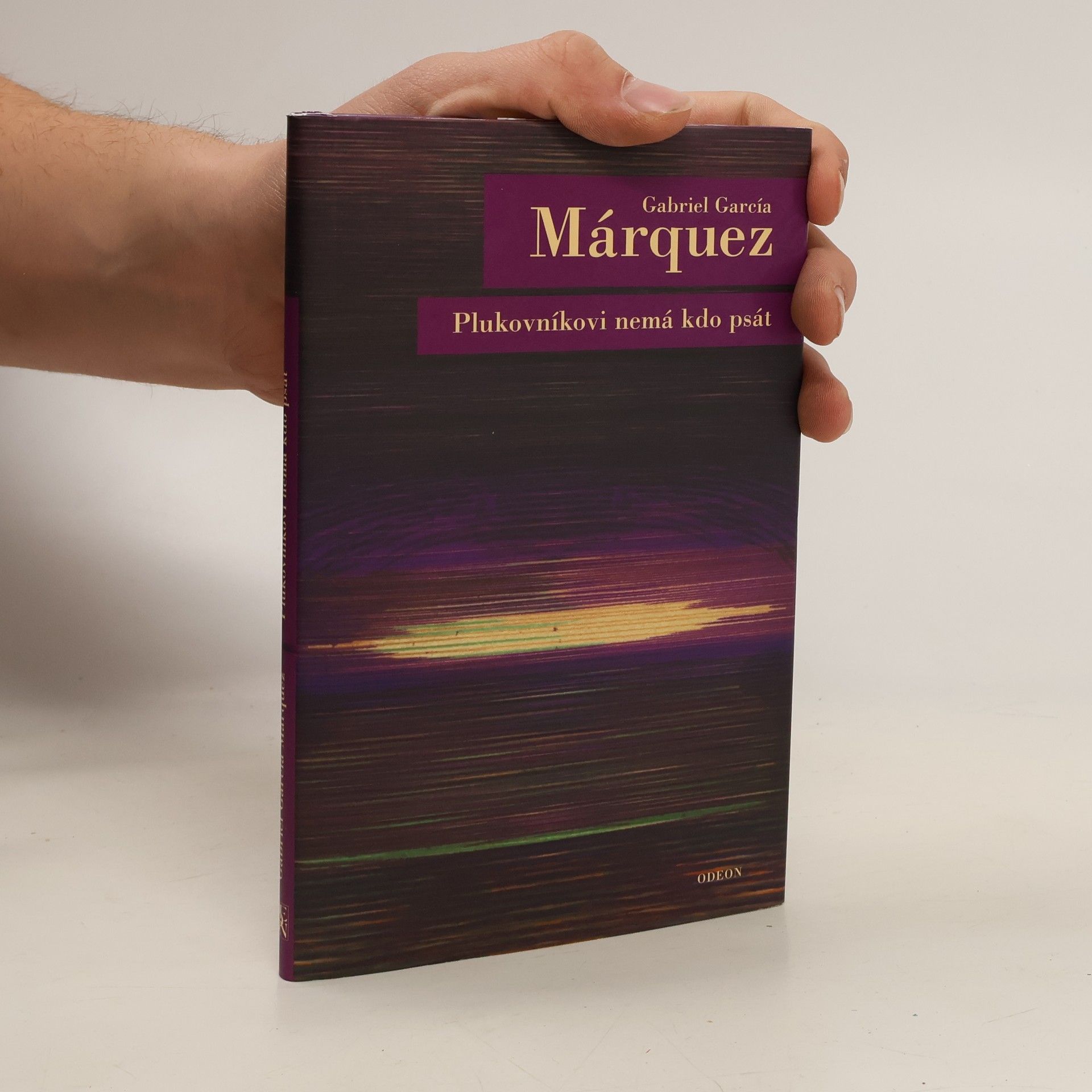 Gabriel García Márquez Plukovníkovi nemá kdo psát