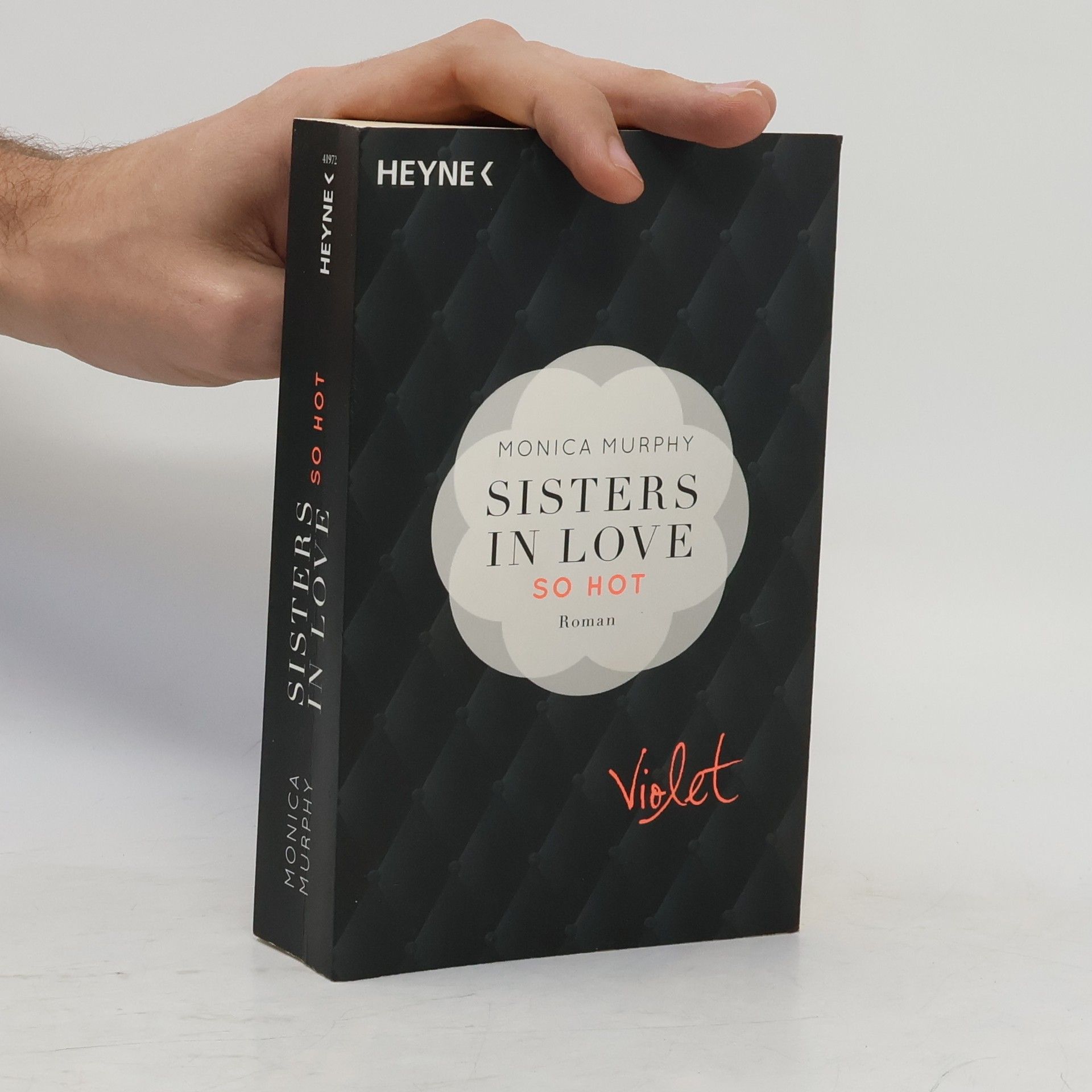 Sisters in Love: Violet - So Hot