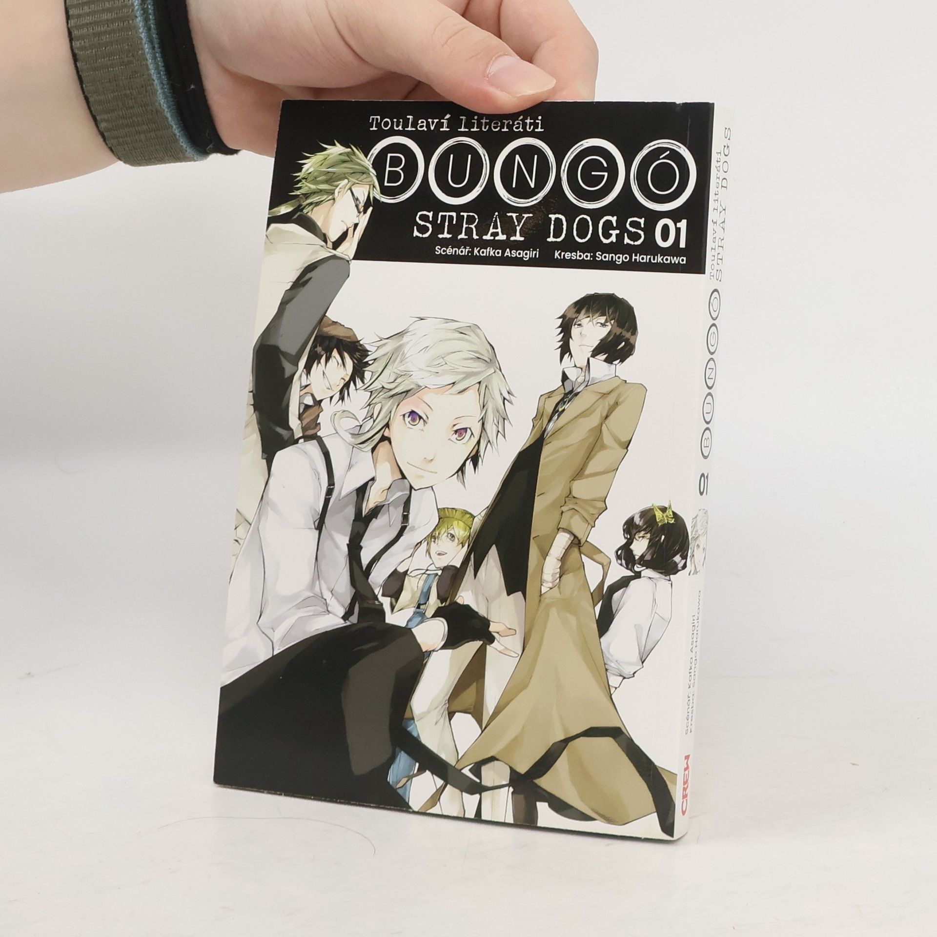 Kafka Asagiri Toulaví literáti. Bungó Stray Dogs 01