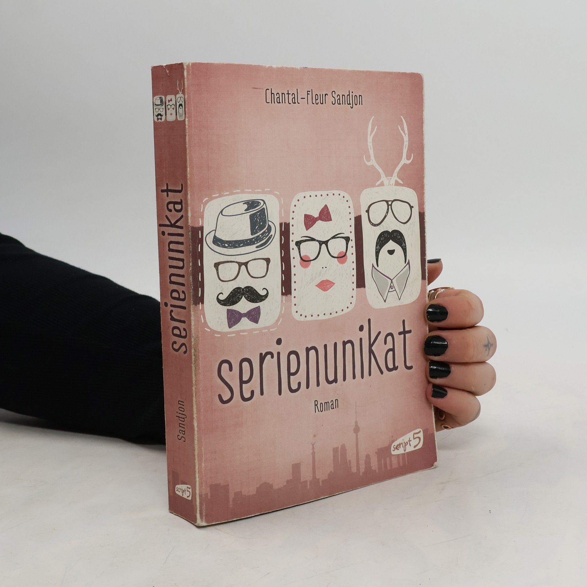 Chantal Fleur Sandjon Serienunikat