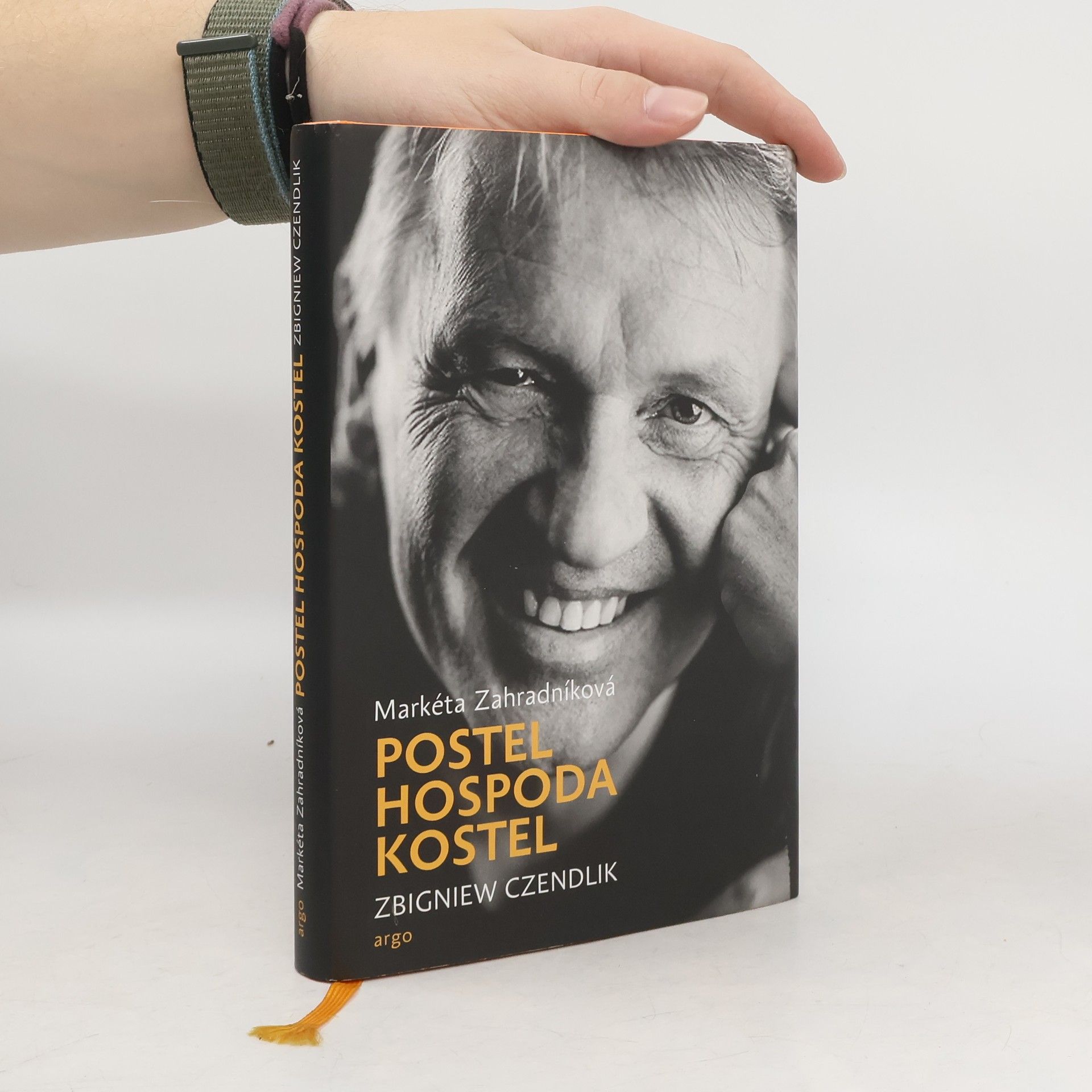 Zbigniew Czendlik Postel, hospoda, kostel