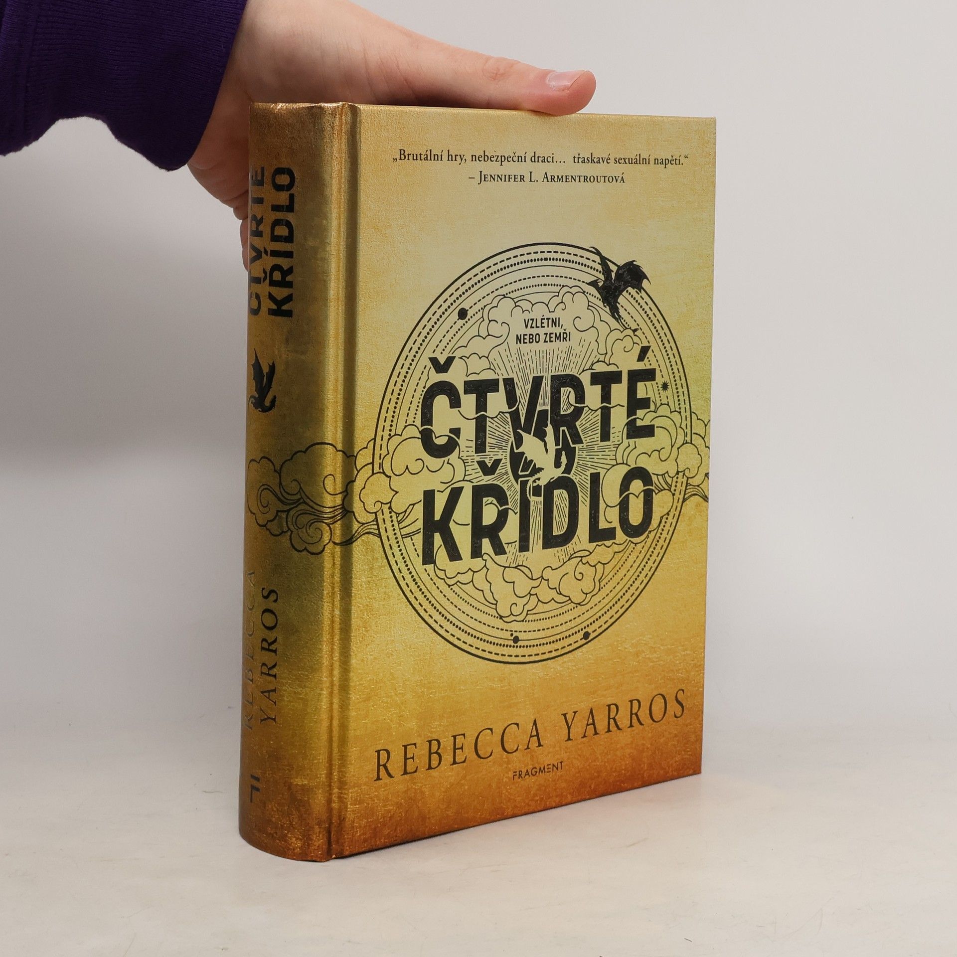 Rebecca Yarros Čtvrté křídlo