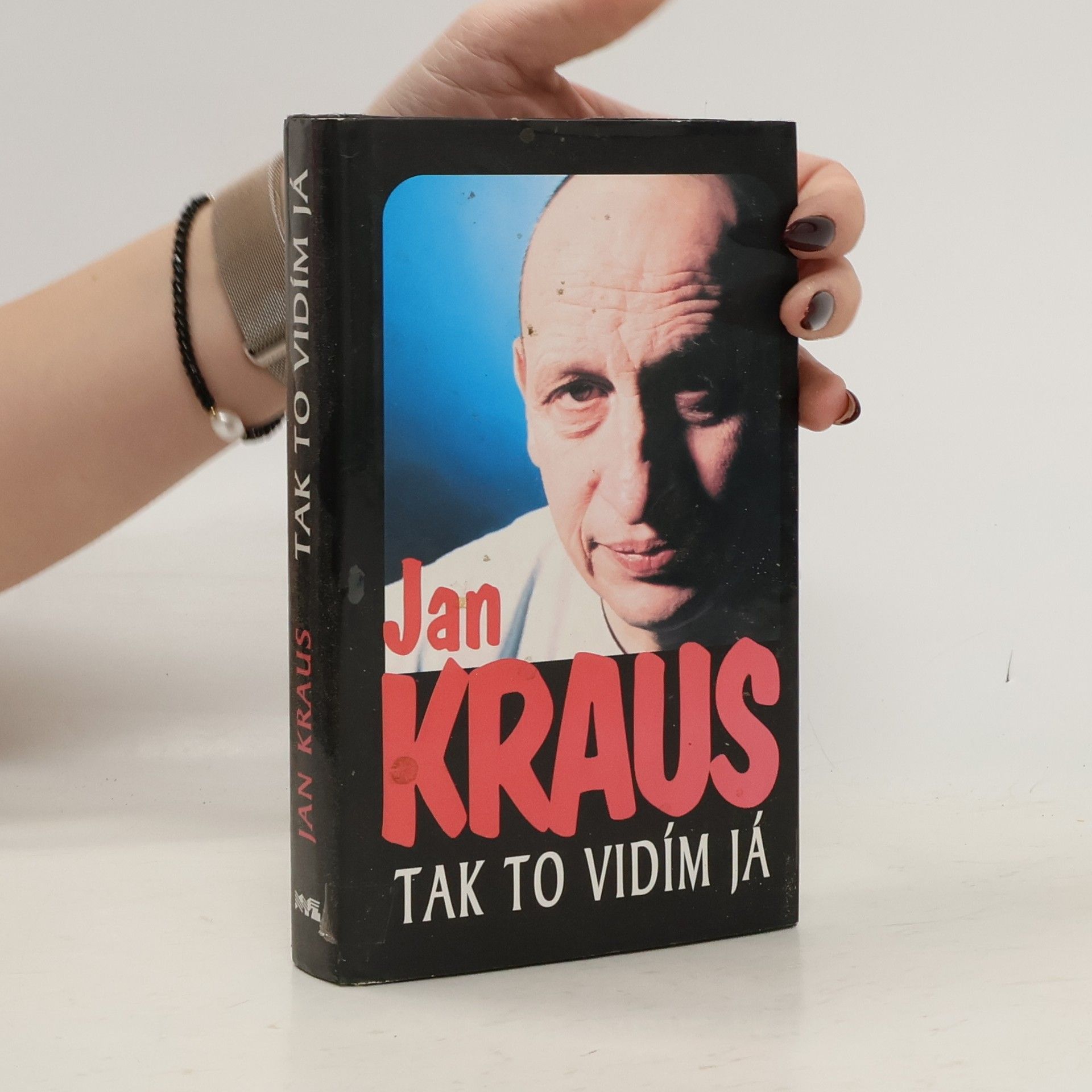 David Kraus Tak to vidím já. Sebrané články a komentáře z let 2000-2002. 1