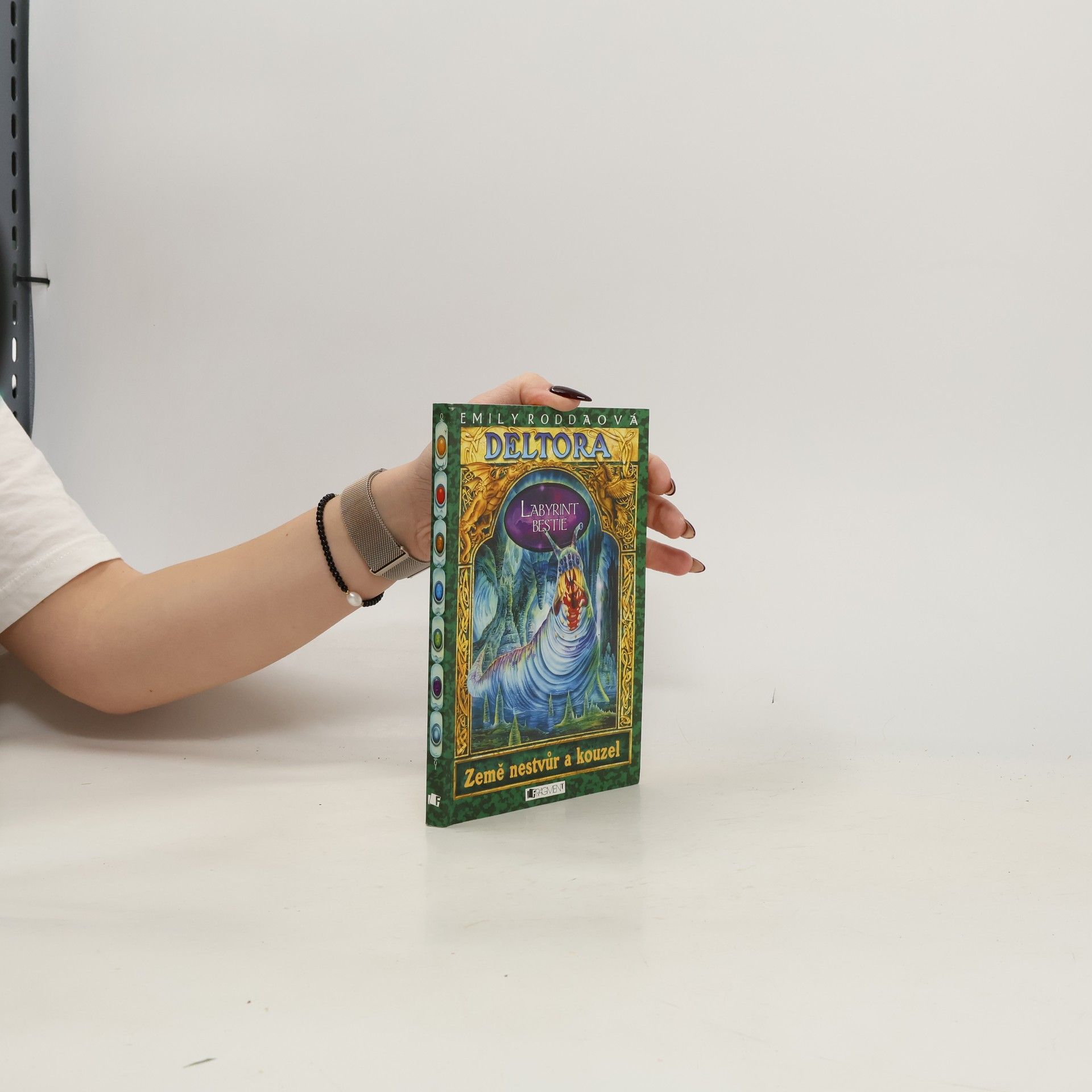 Emily Rodda Deltora. Labyrint bestie