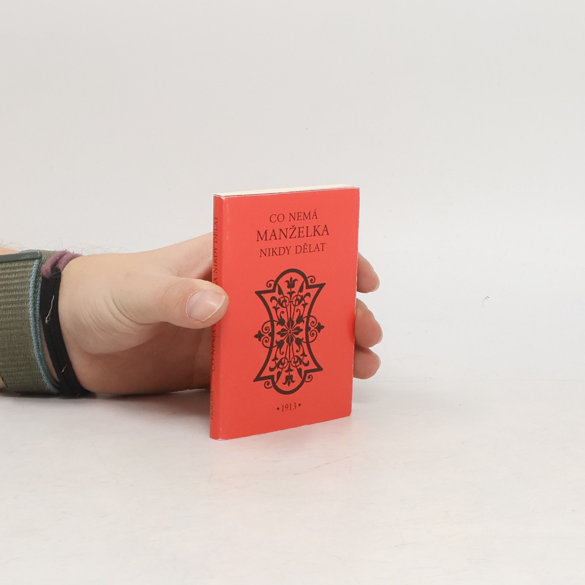 Blanche Ebbutt Co nemá manželka nikdy dělat