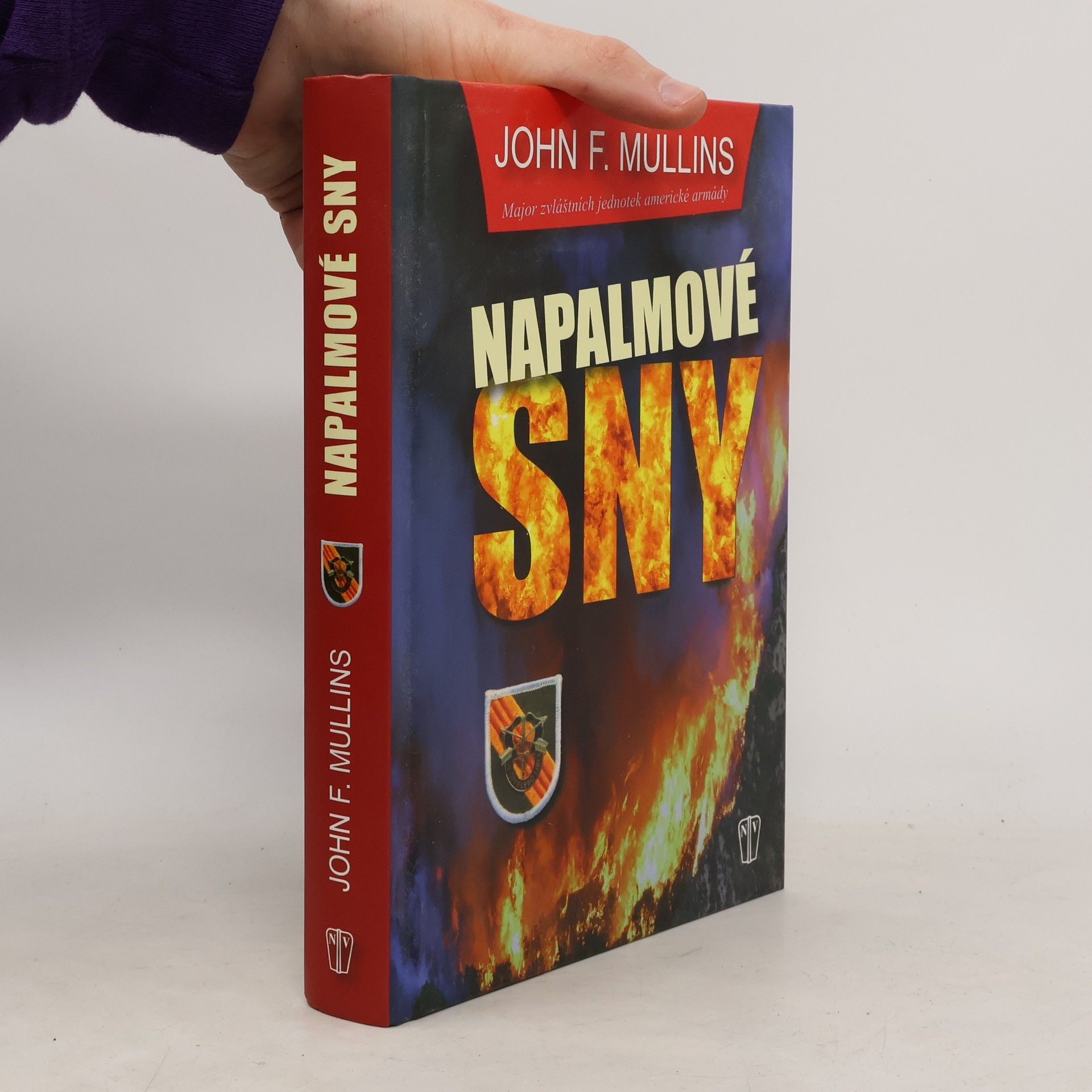 John F. Mullins Napalmové sny