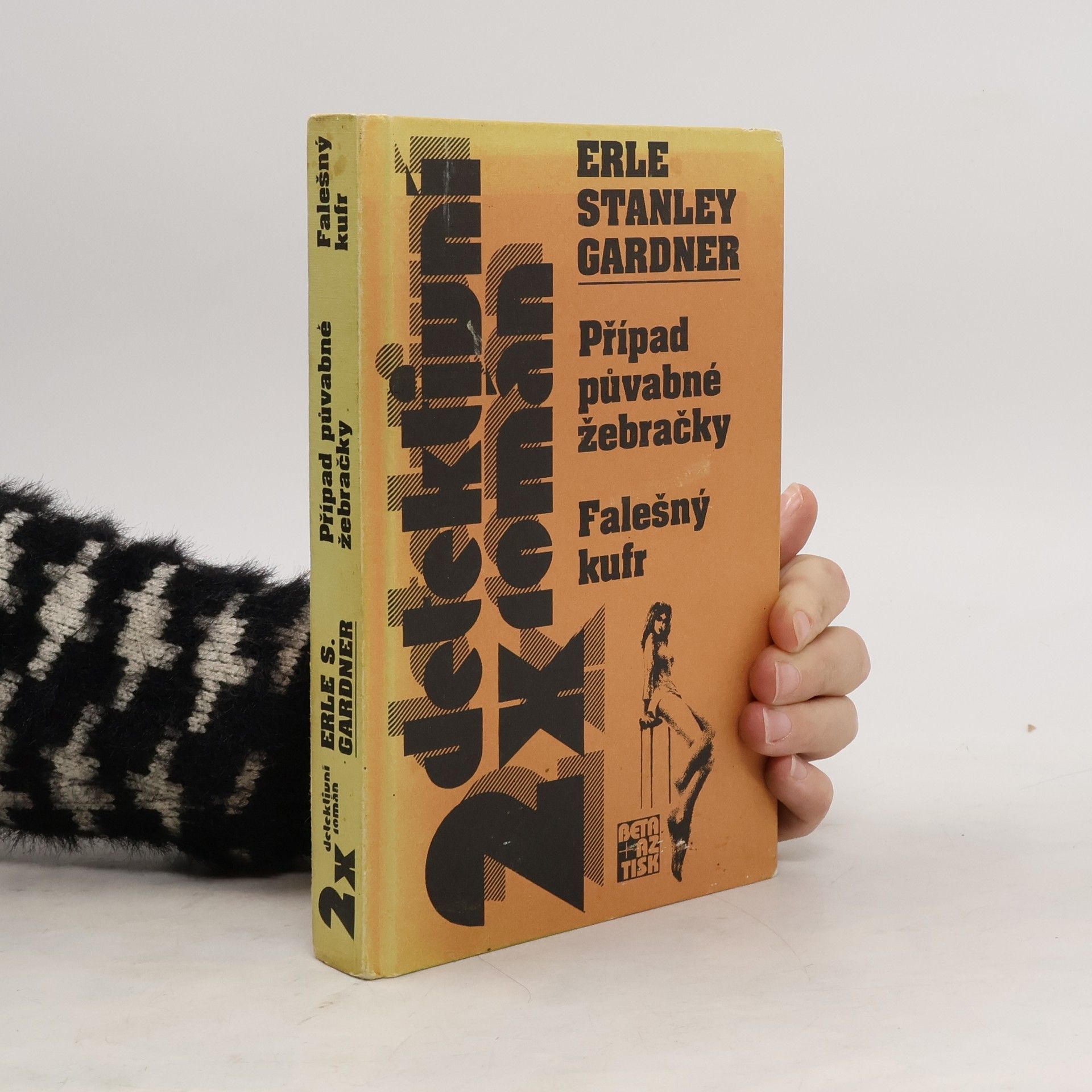 Erle Stanley Gardner 2x detektivní román - Případ půvabné žebračky. Falešný kufr