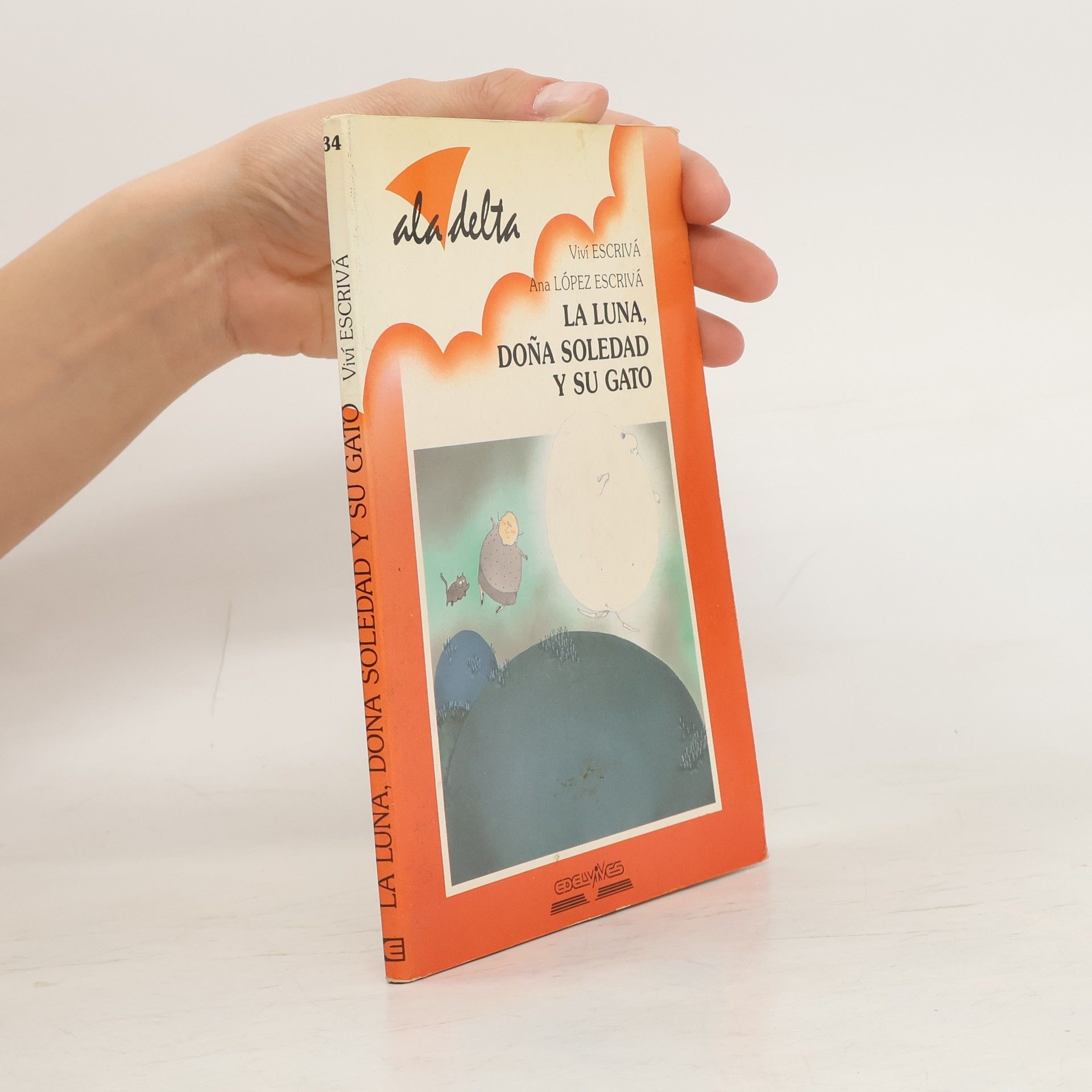 Viví Escrivá La luna, doña Soledad y su gato
