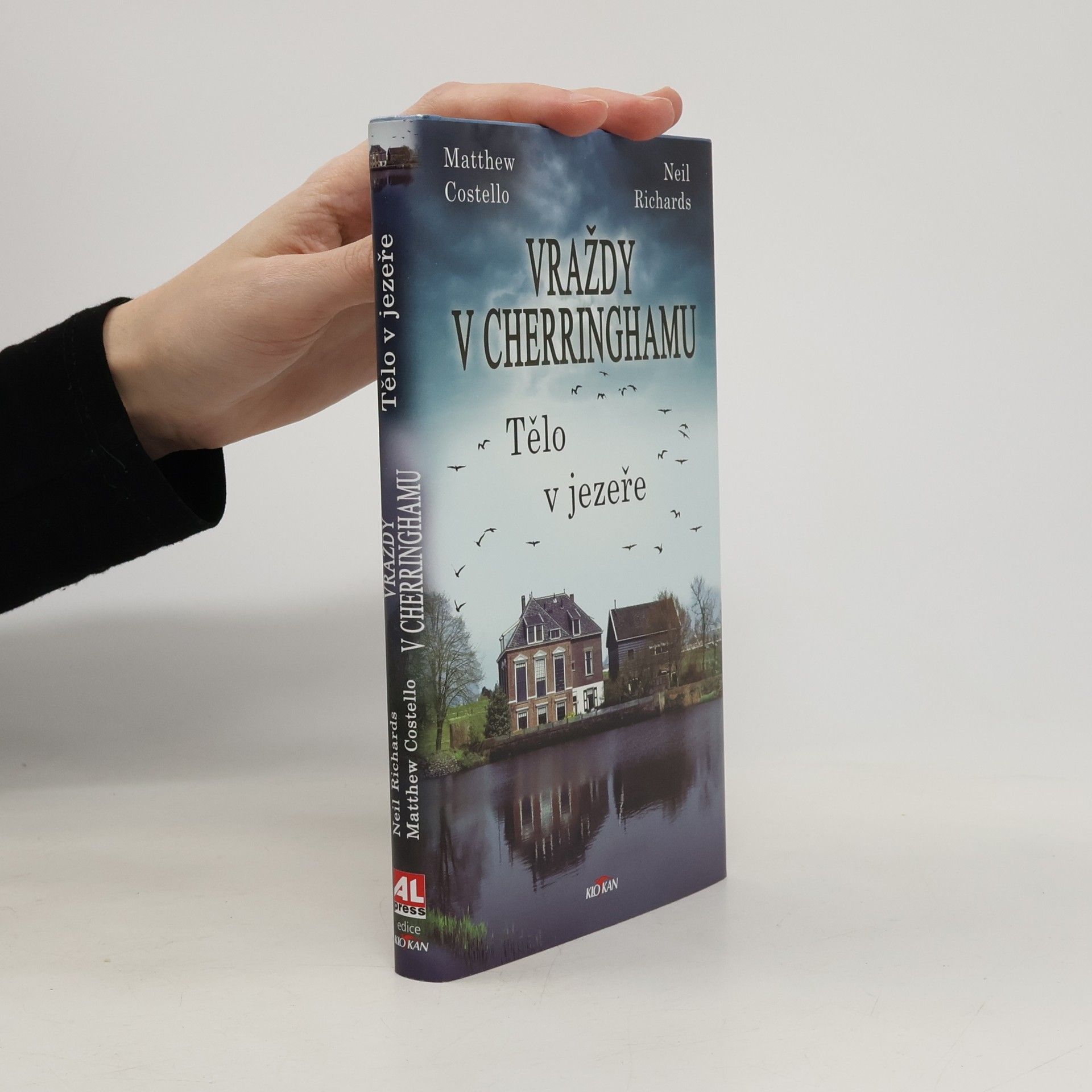 Vraždy v Cherringhamu : Tělo v jezeře