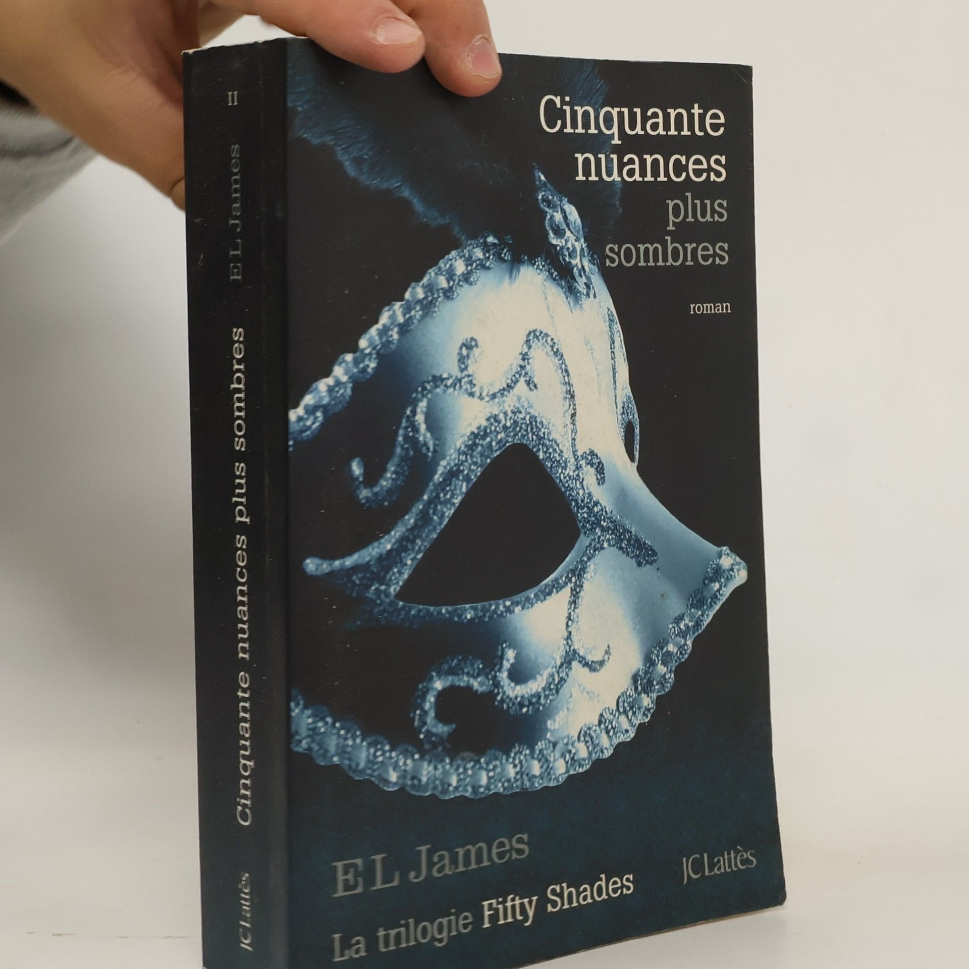 E. L. James Cinquante nuances plus sombres