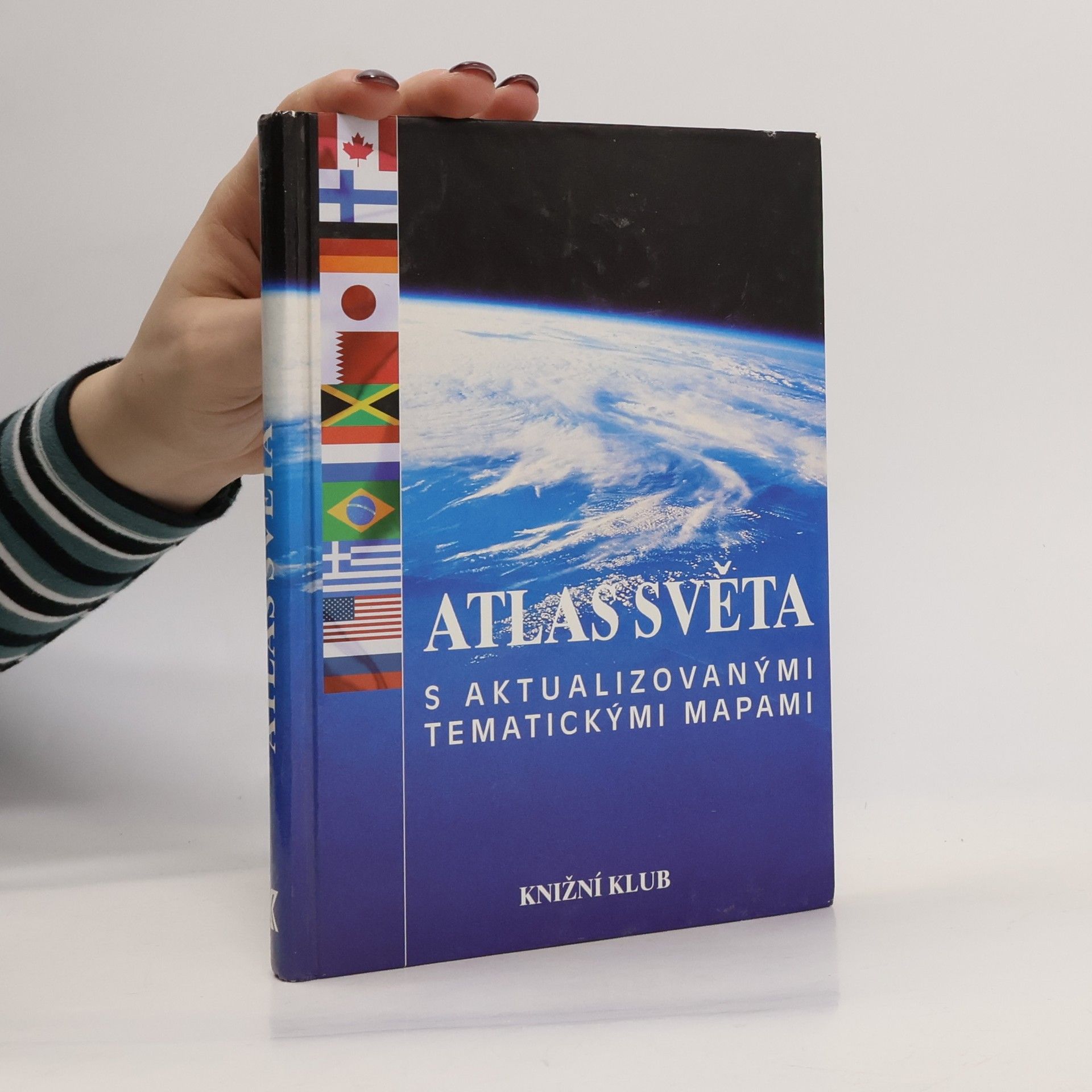 Atlas světa s aktualizovanými tematickými mapami