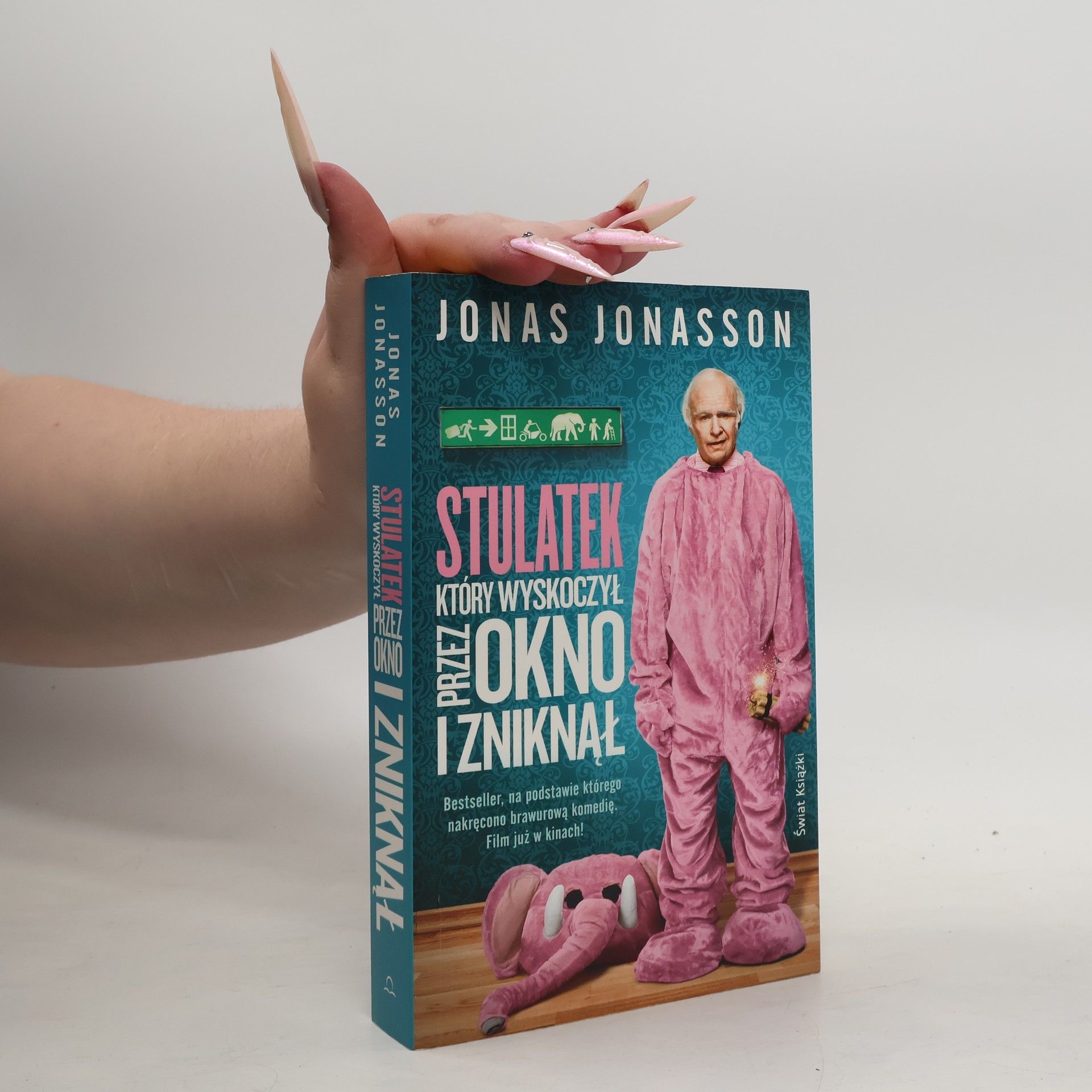 Jonas Jonasson Stulatek, który wyskoczył przez okno i zniknął