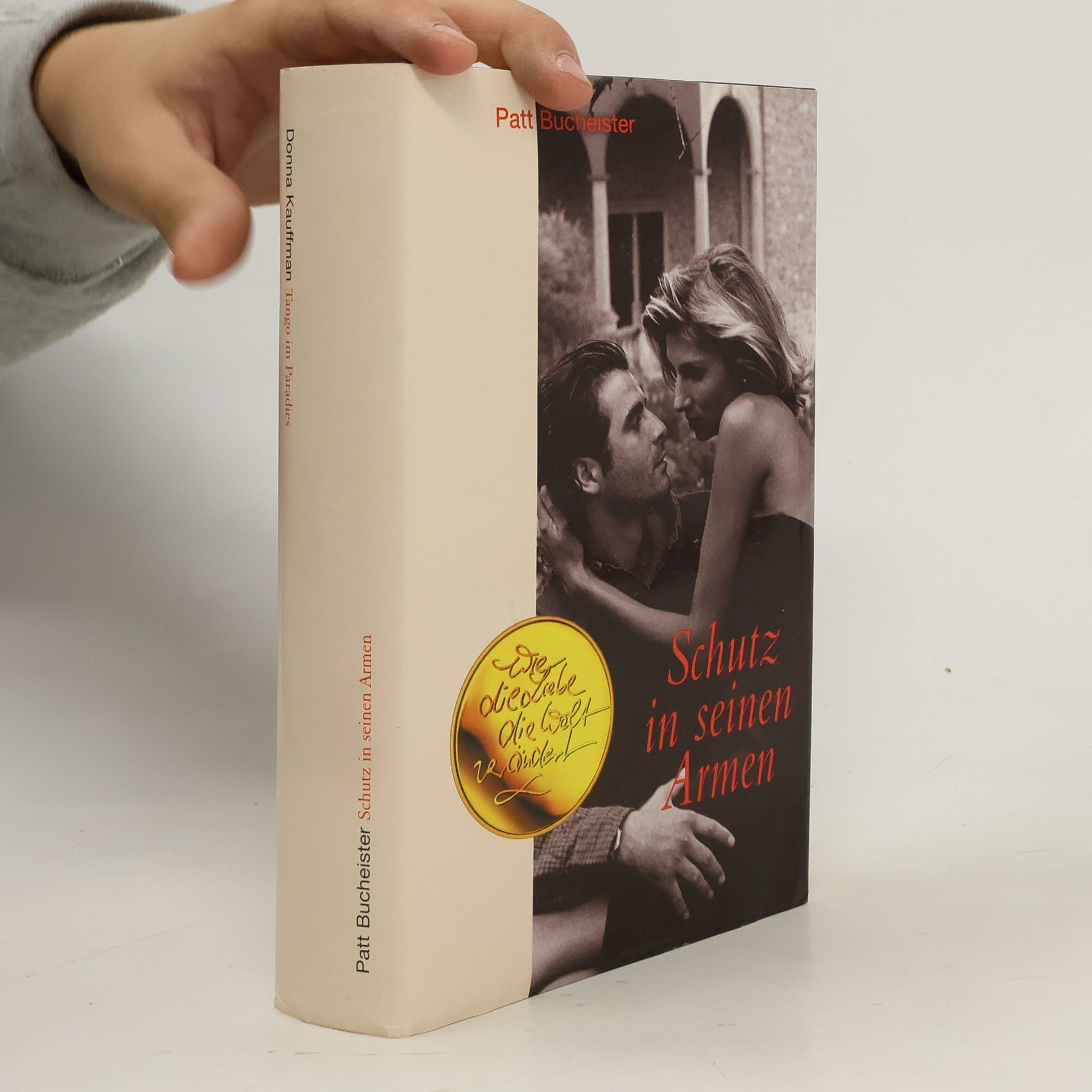 Schutz in seinen Armen