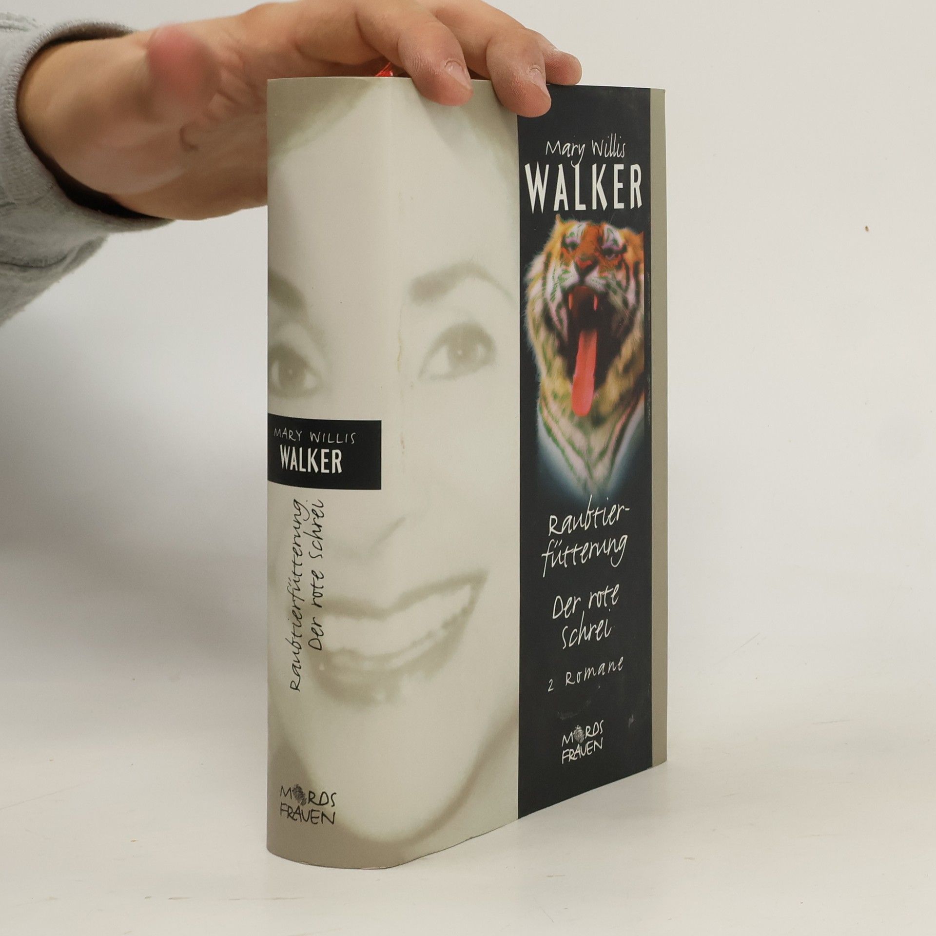 Raubtierfütterung. Der rote Schrei