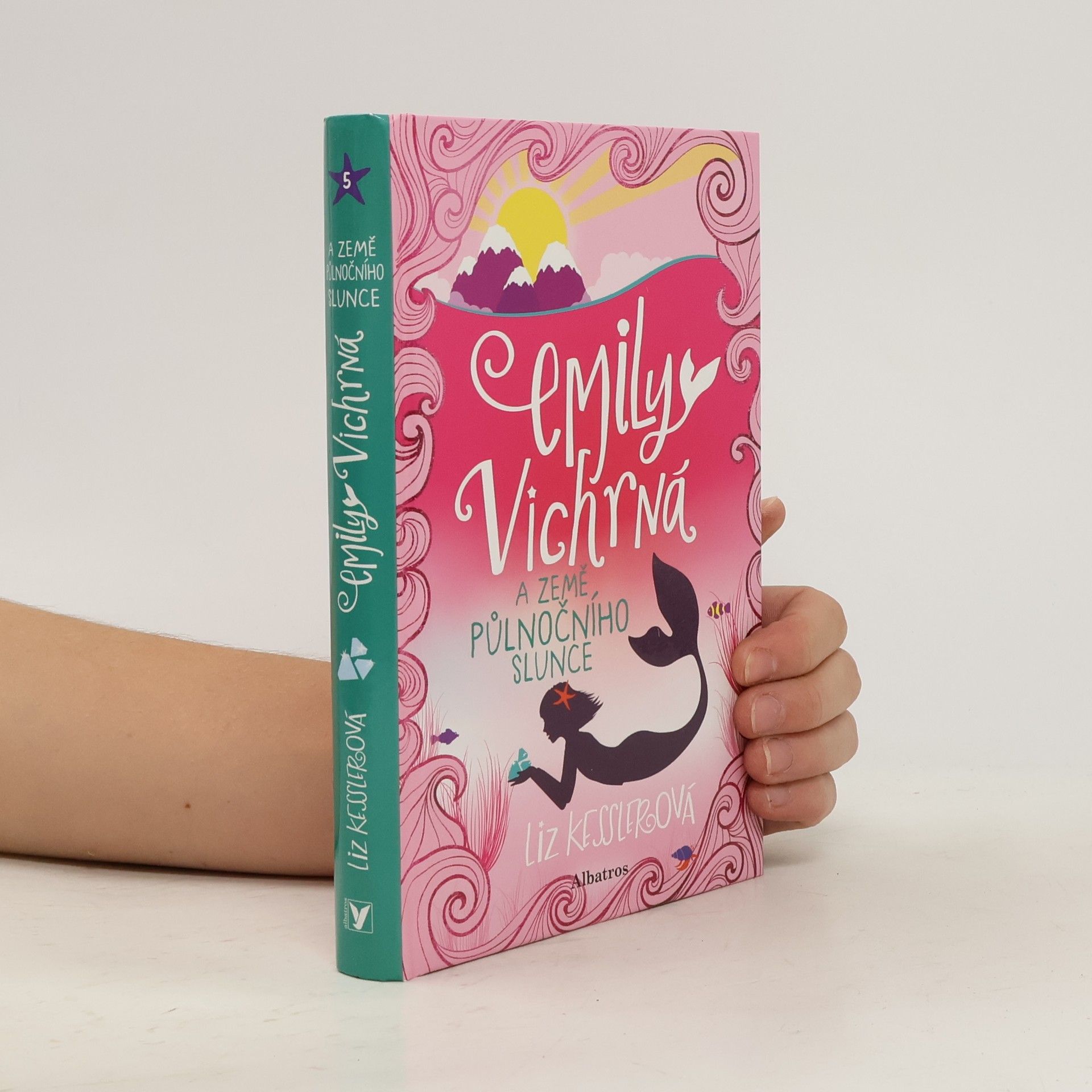 Emily Vichrná a země půlnočního slunce