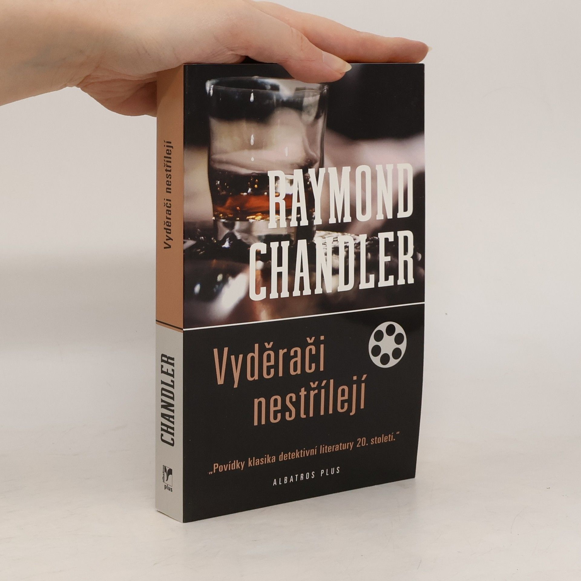 Raymond Chandler Vyděrači nestřílejí