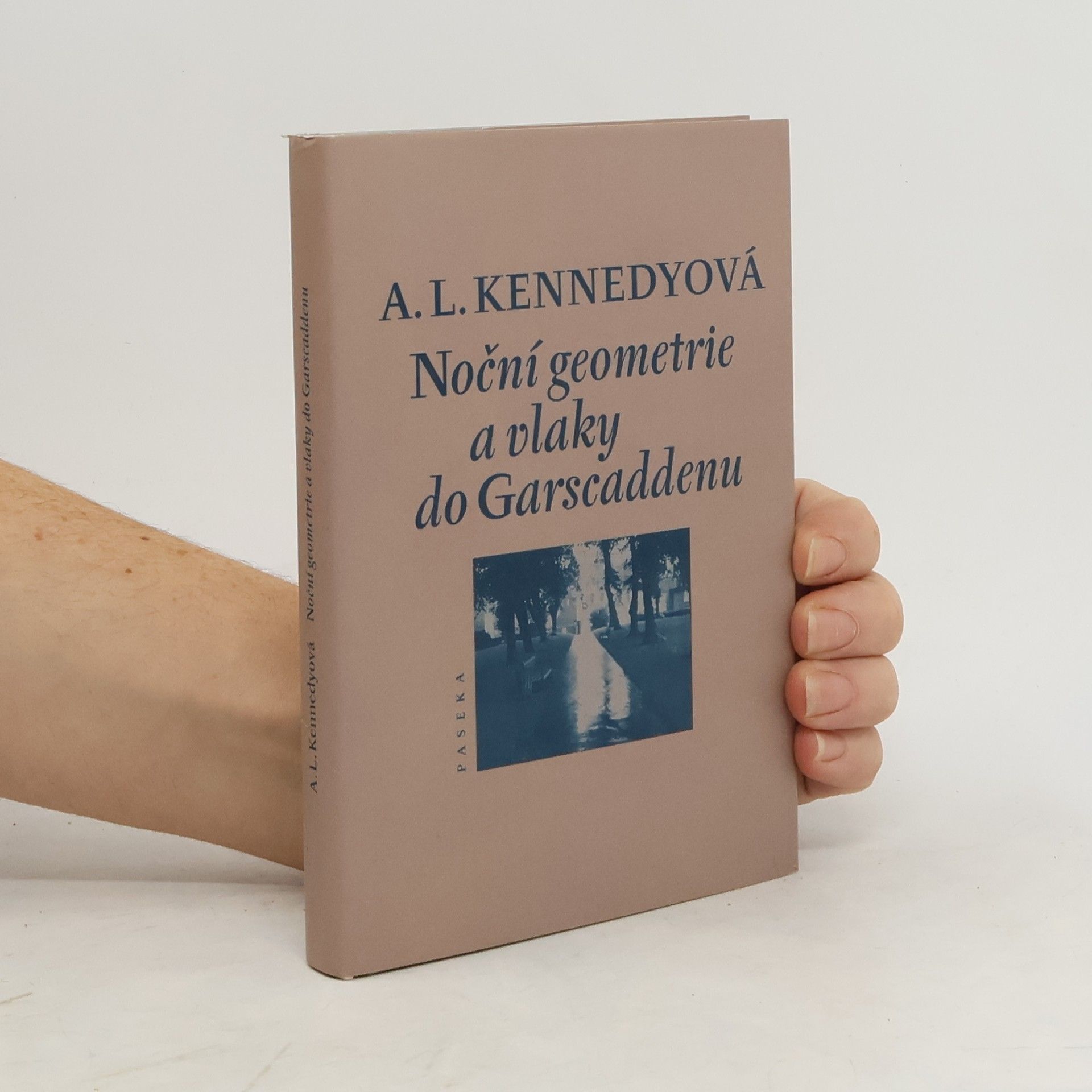 Noční geometrie a vlaky do Garscaddenu