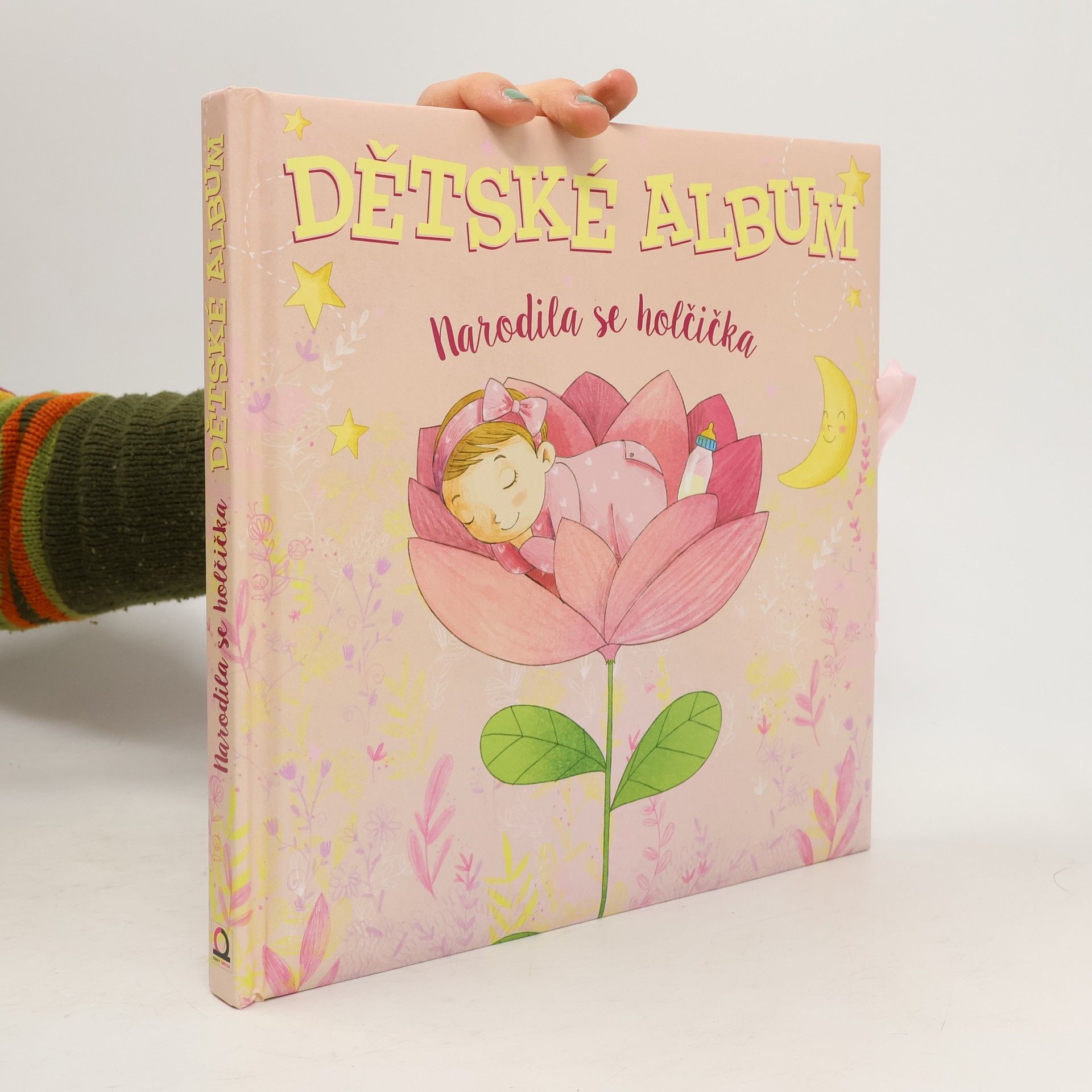 Auteurscollectief Dětské album: Narodila se holčička