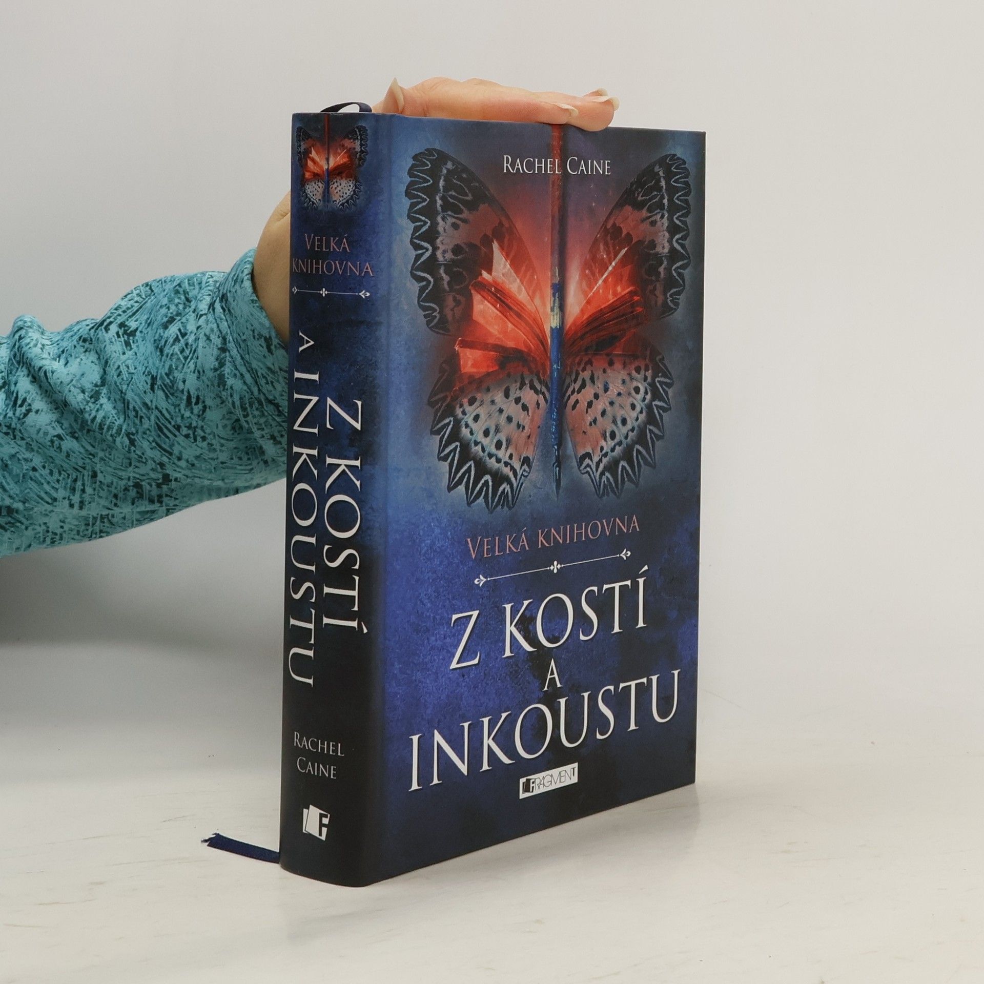 Rachel Caine Velká knihovna. Z kostí a inkoustu
