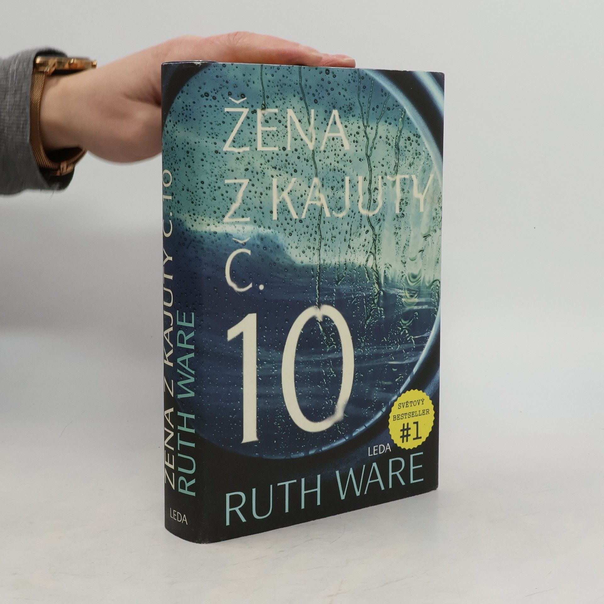 Ruth Ware Žena z kajuty č. 10