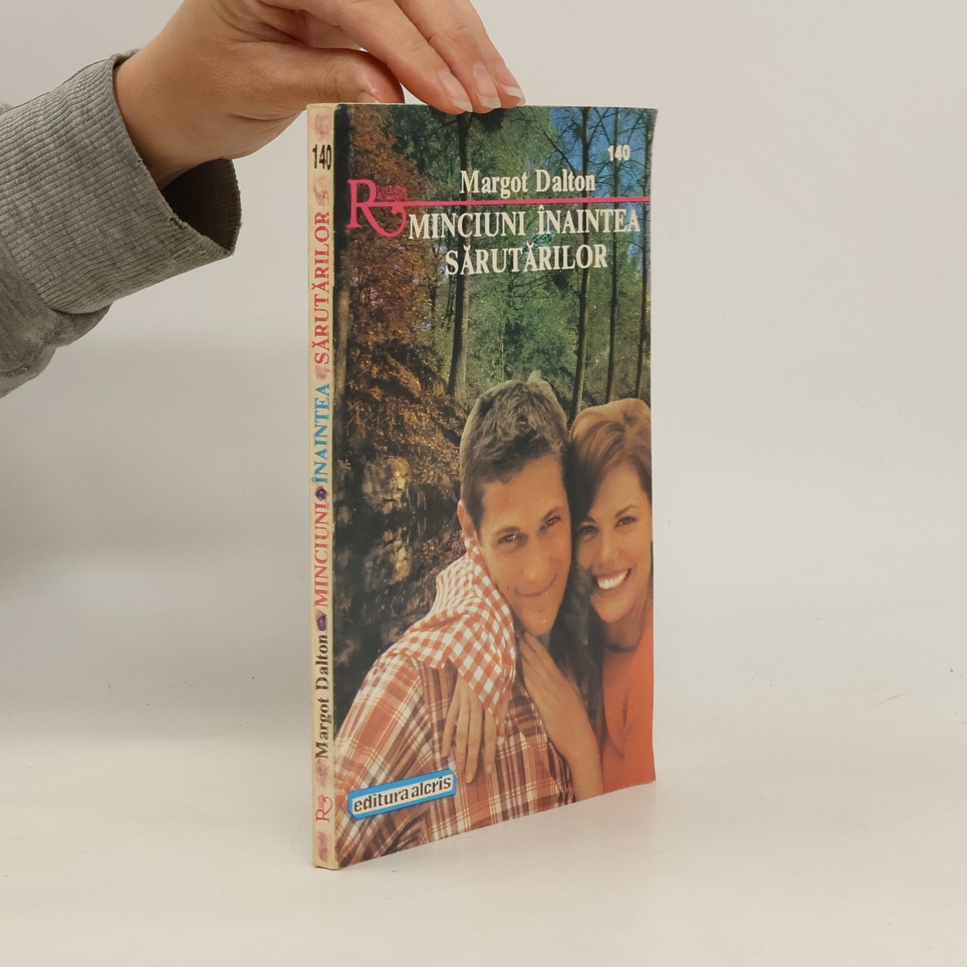 Margot Dalton Minciuni înaintea sărutărilor