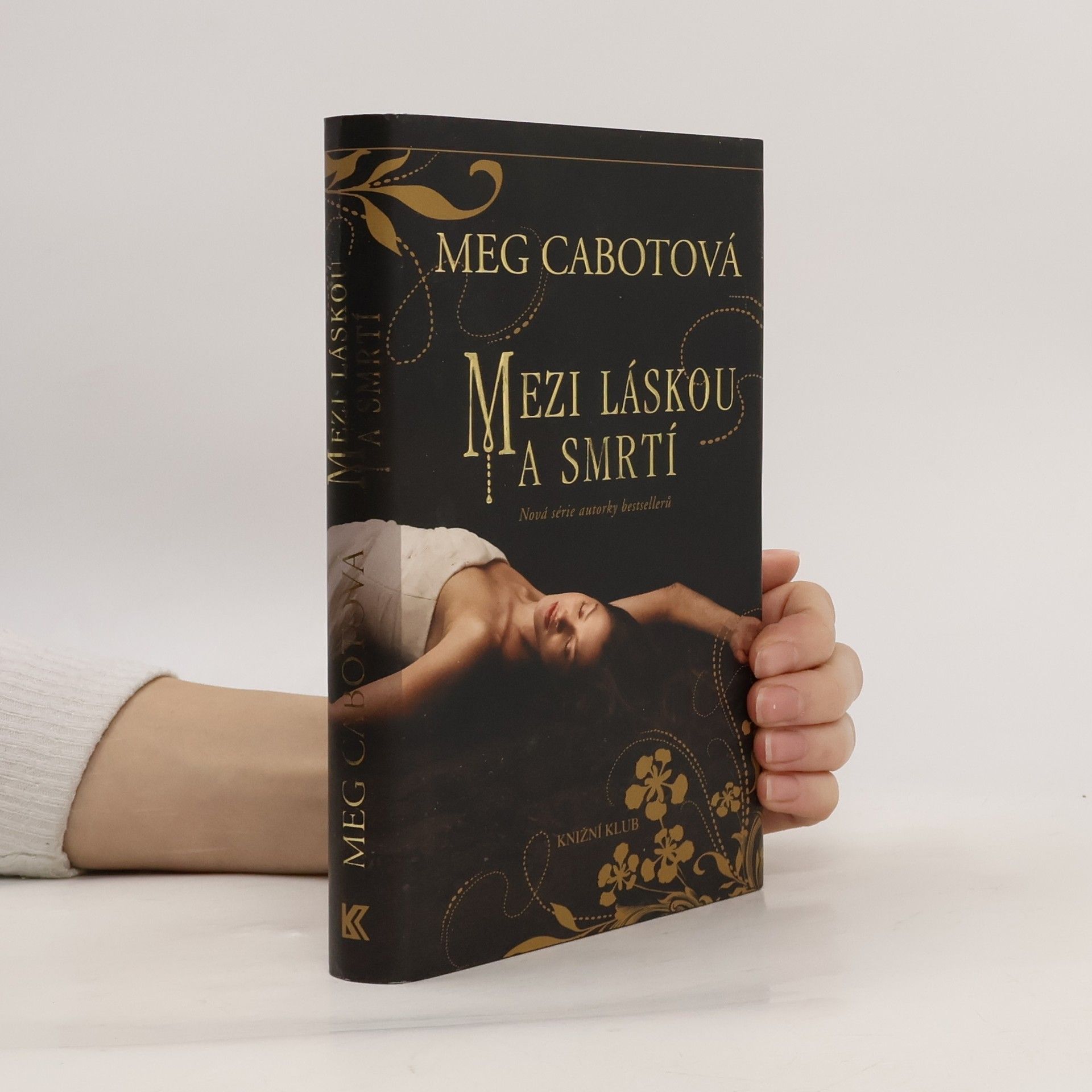 Meg Cabot Mezi láskou a smrtí