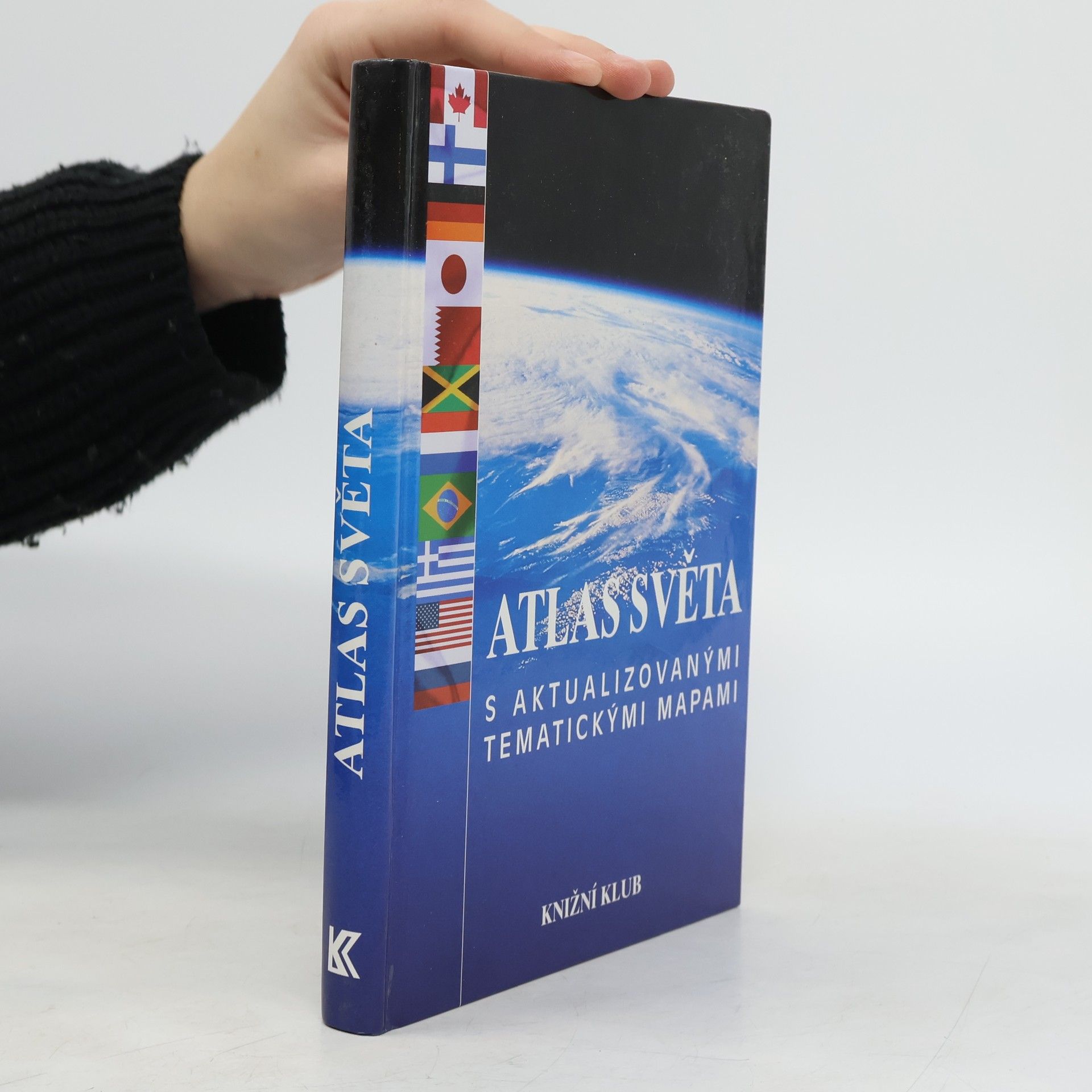 Atlas světa s aktualizovanými tematickými mapami