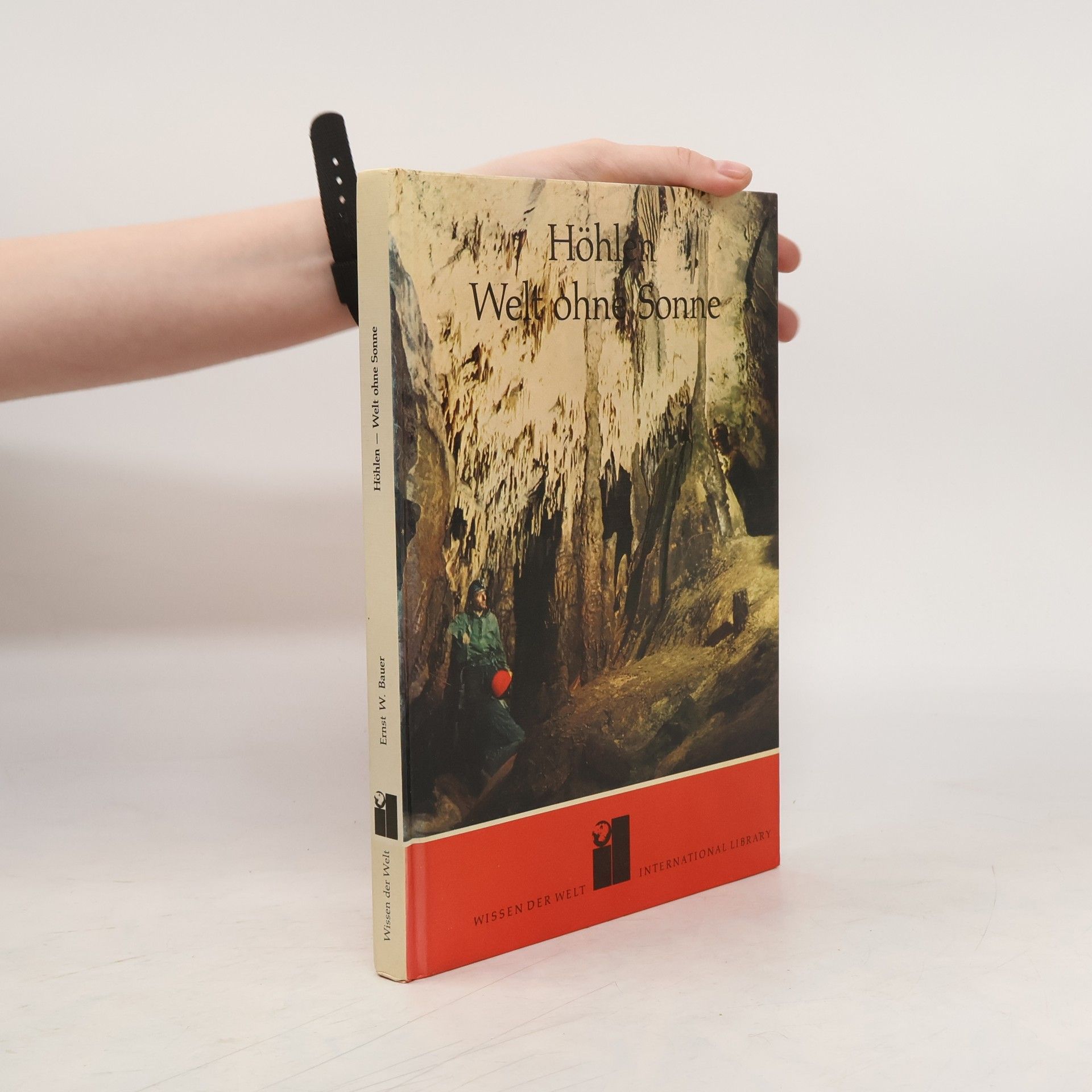 Collectif d'auteurs Höhlen. Welt ohne Sonne