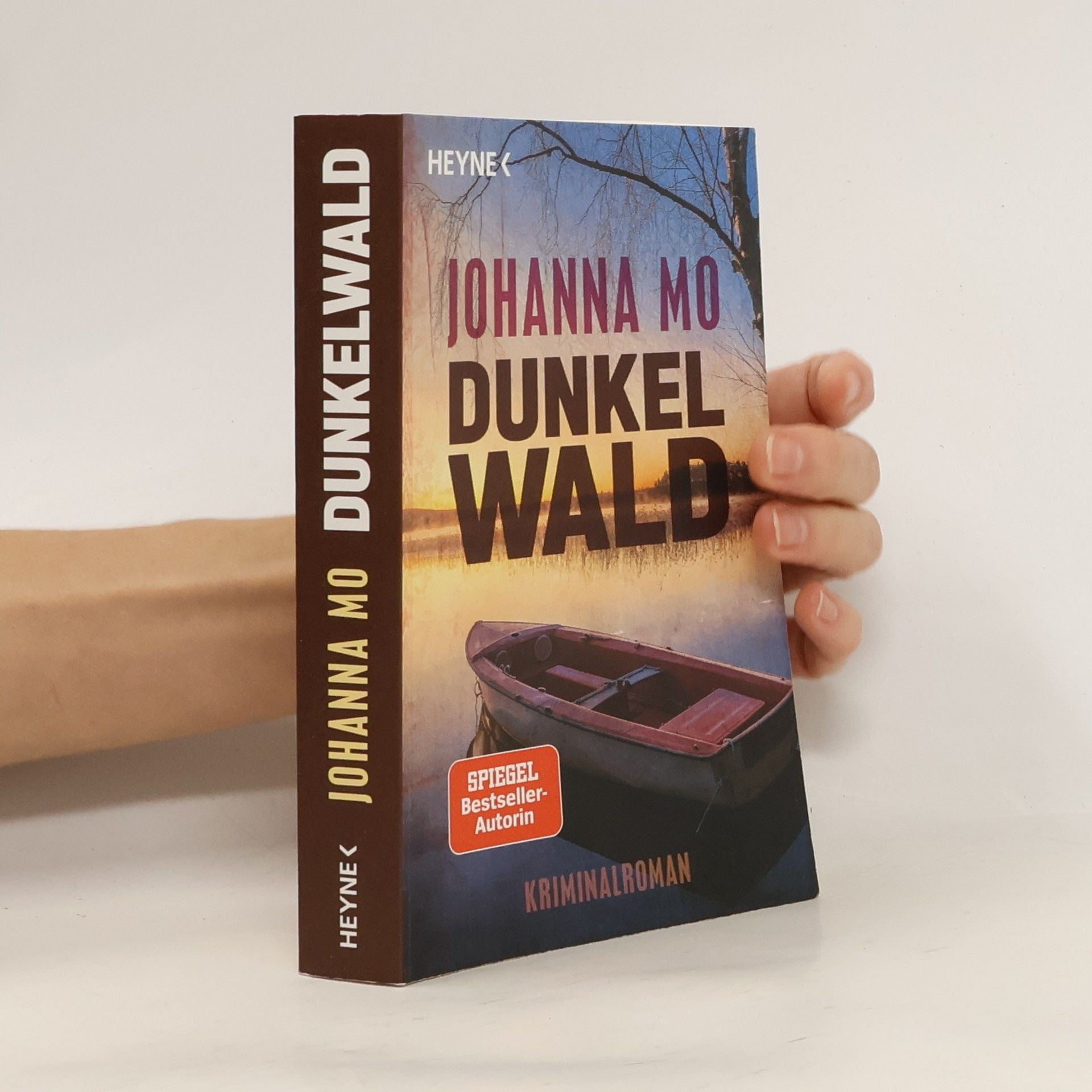 Johanna Mo Dunkelwald