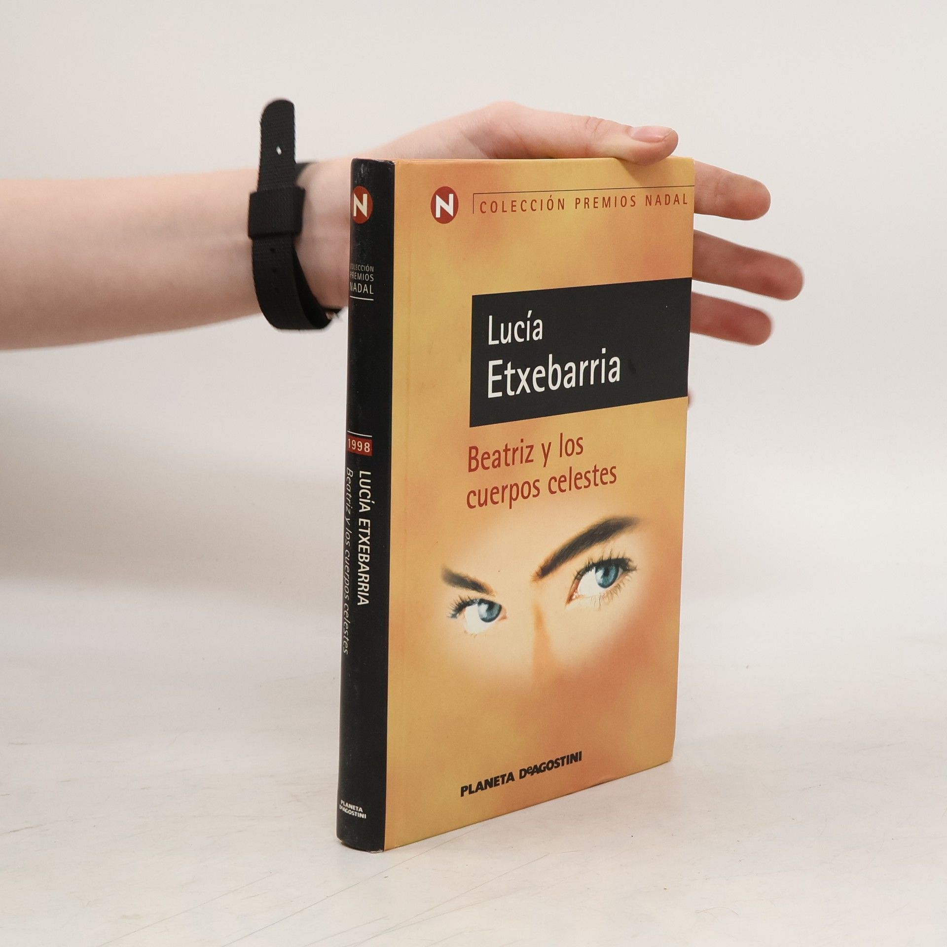 Lucía Etxebarria Beatriz y los cuerpos celestes