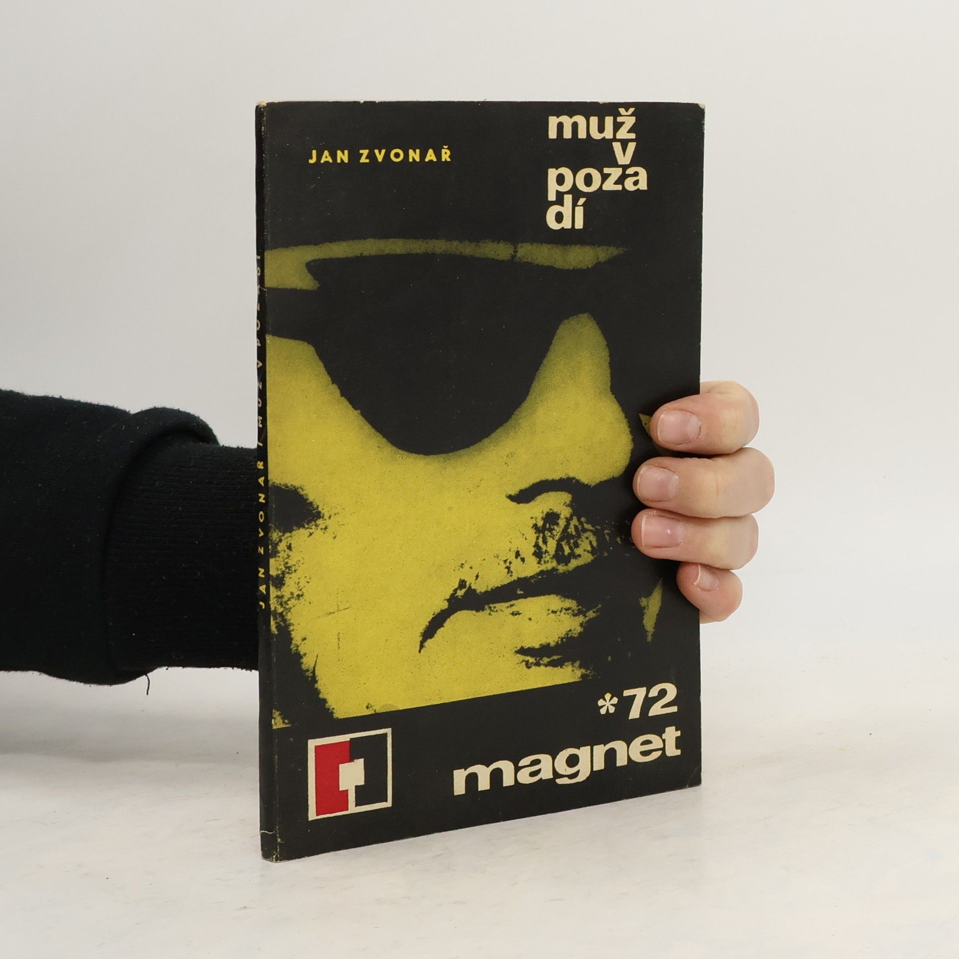 Jan Zvonař Muž v pozadí