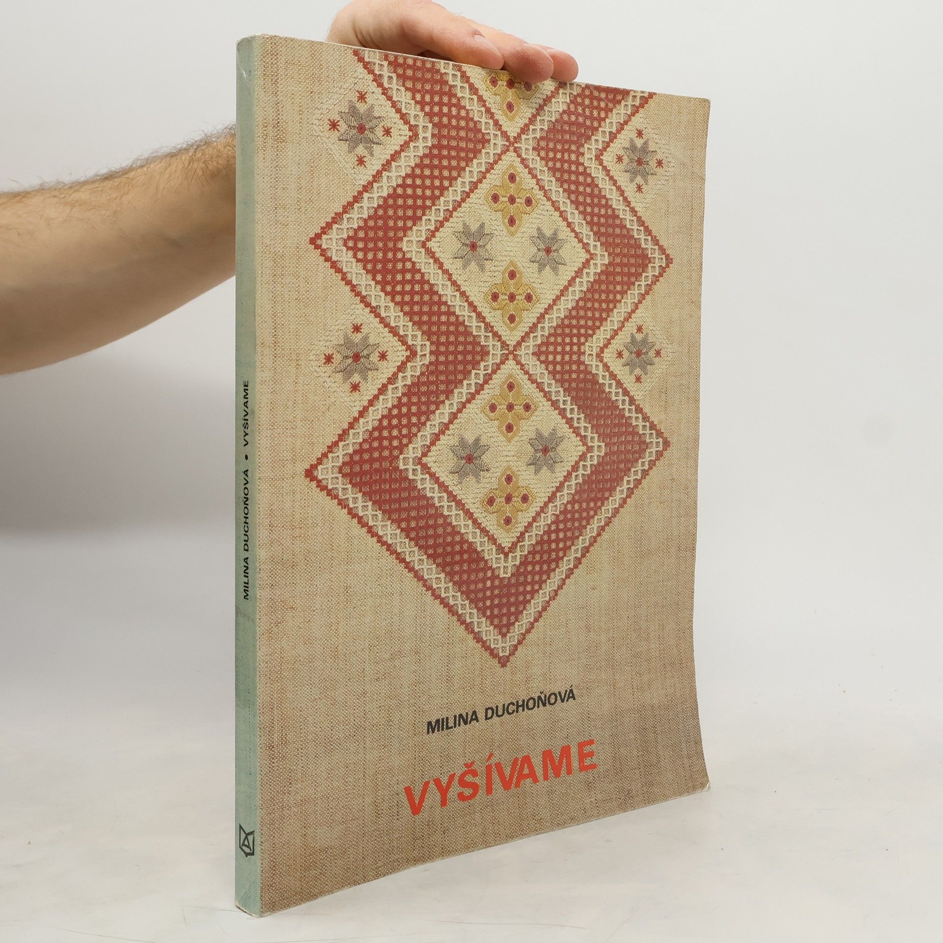 Milina Duchoňová Vyšívame