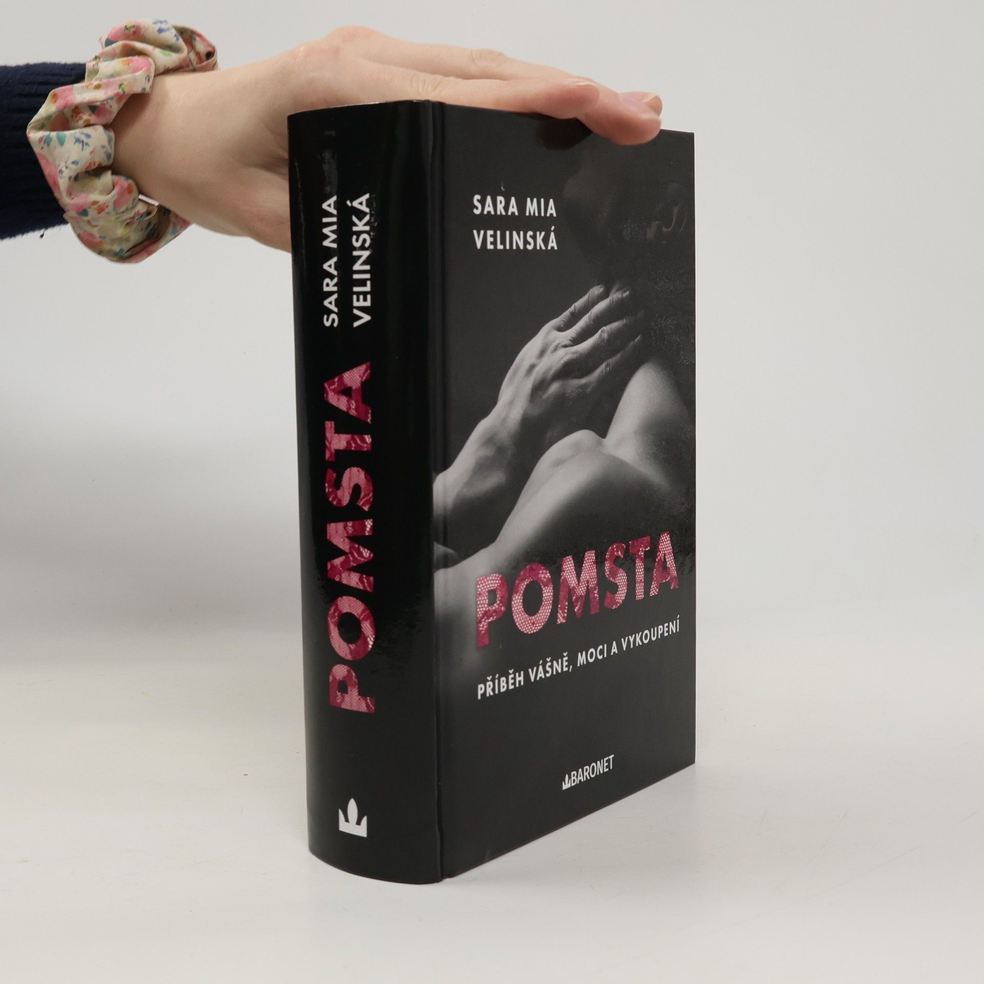 Sara Mia Velinská Pomsta