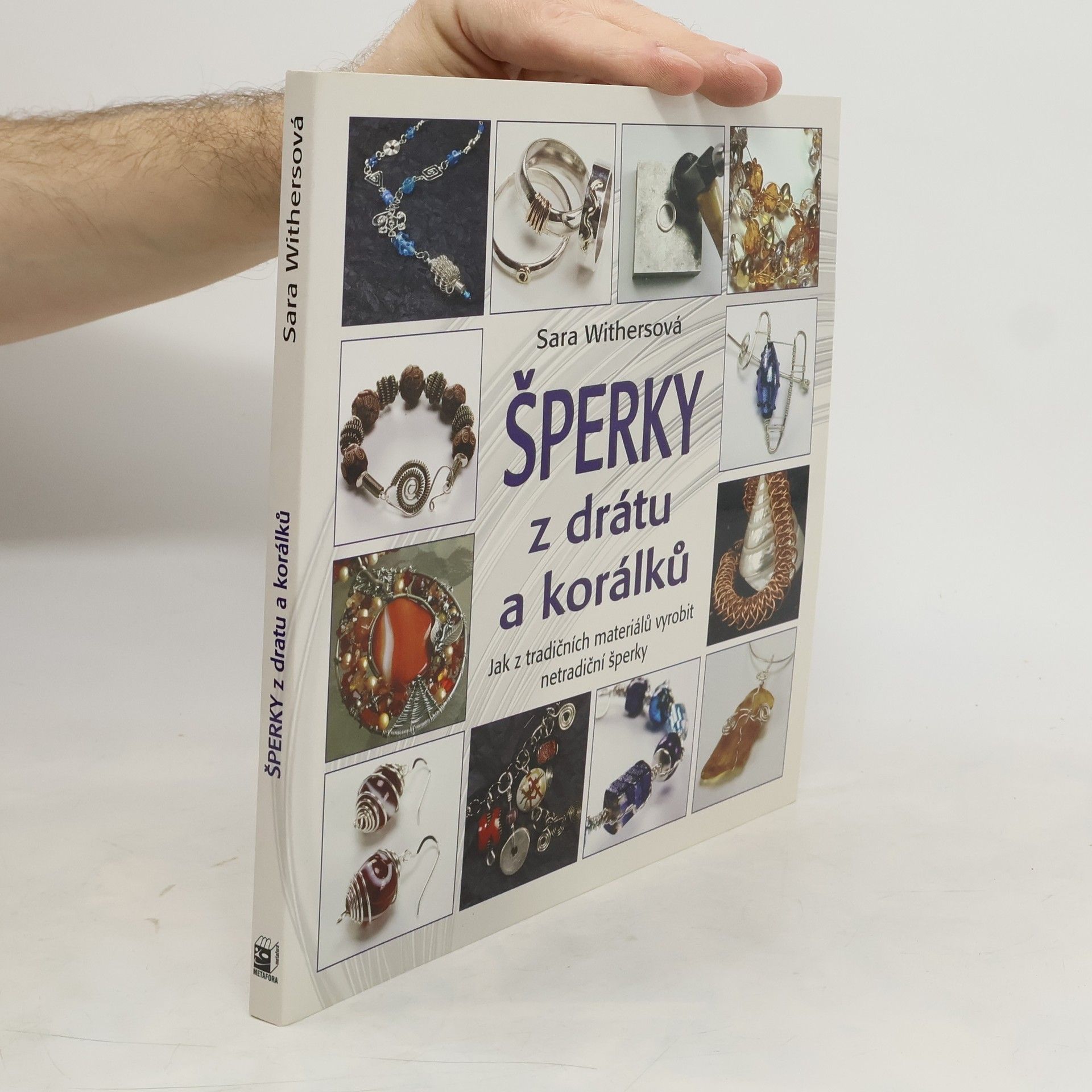 Šperky z drátu a korálků