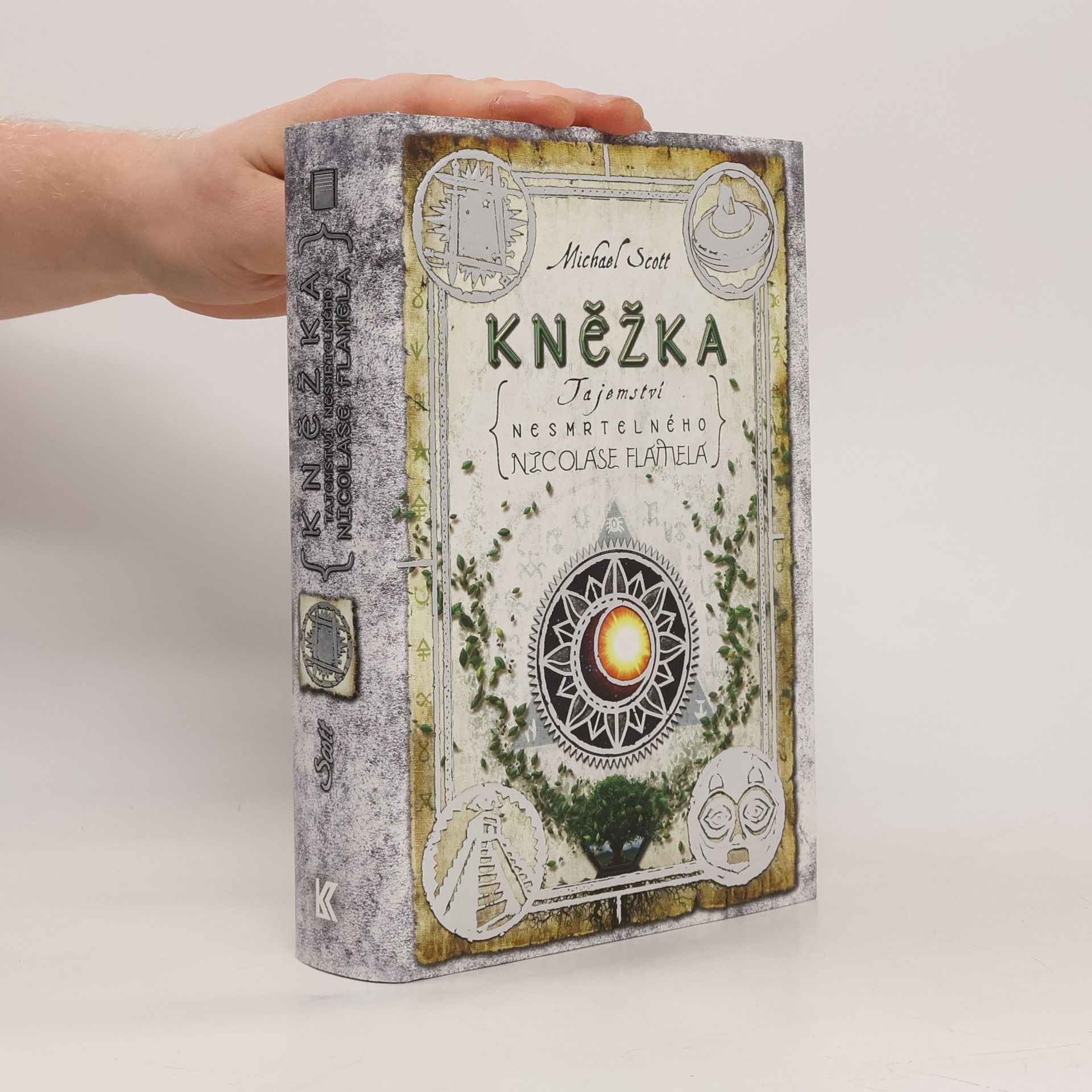Kněžka. Tajemství nesmrtelného Nicolase Flamela 6
