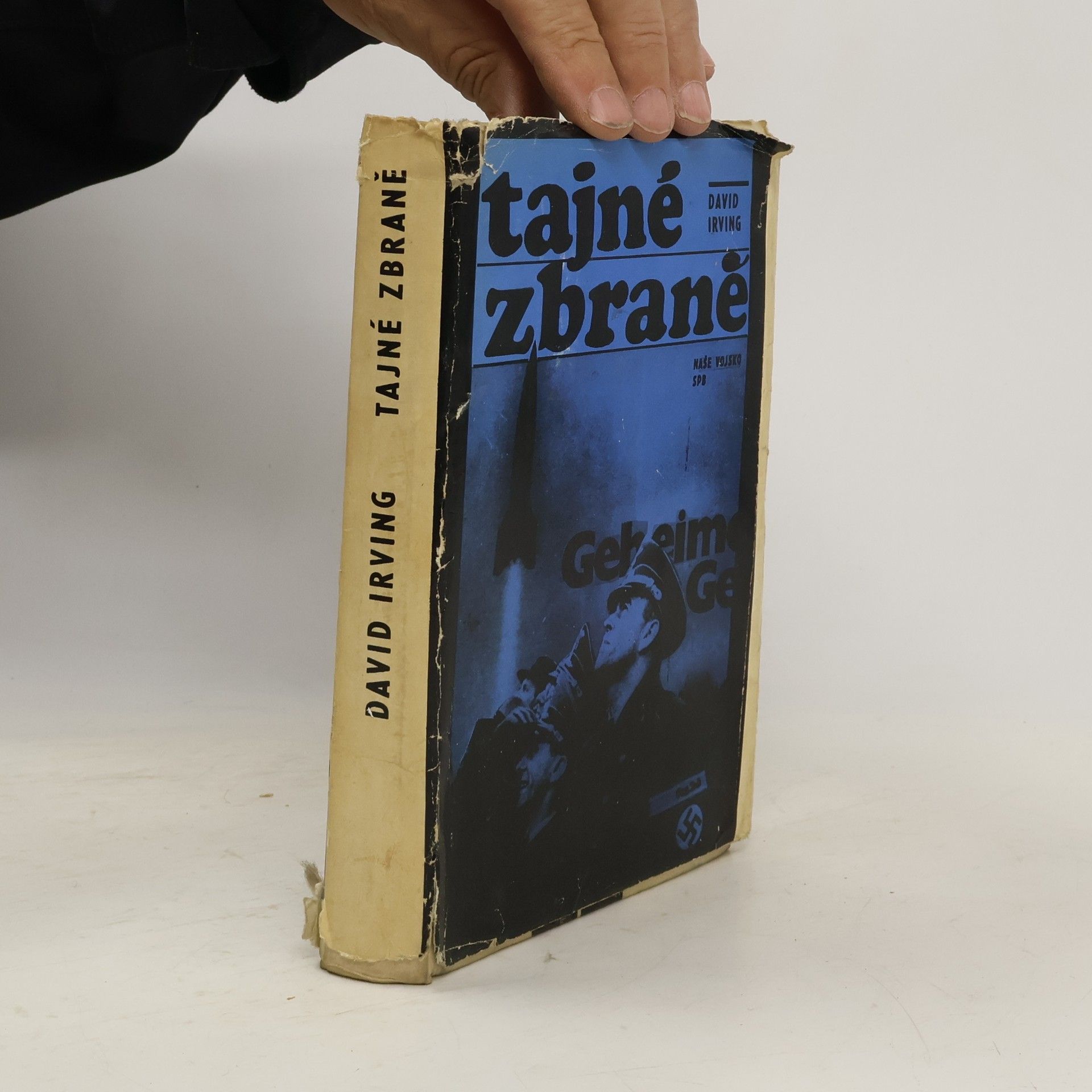 David John Cawdell Irving Tajné zbraně