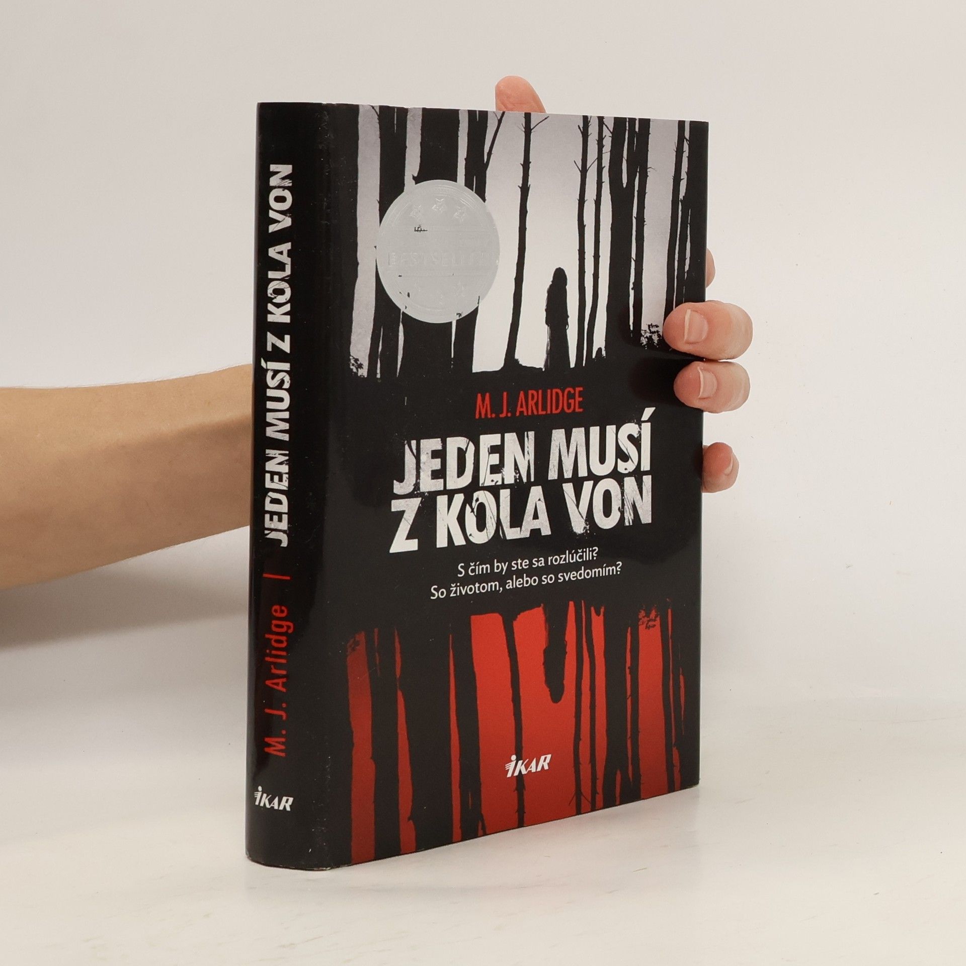 M. J. Arlidge Jeden musí z kola von