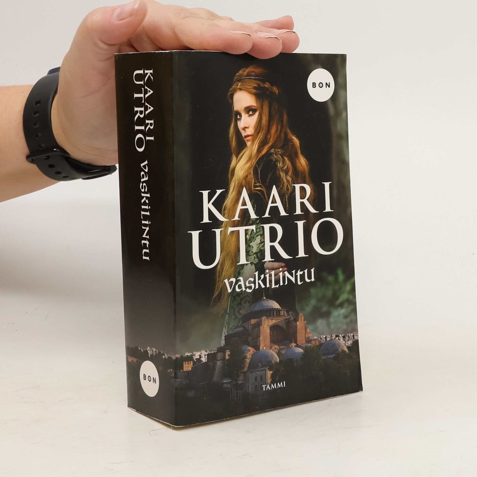 Kaari Utrio Vaskilintu