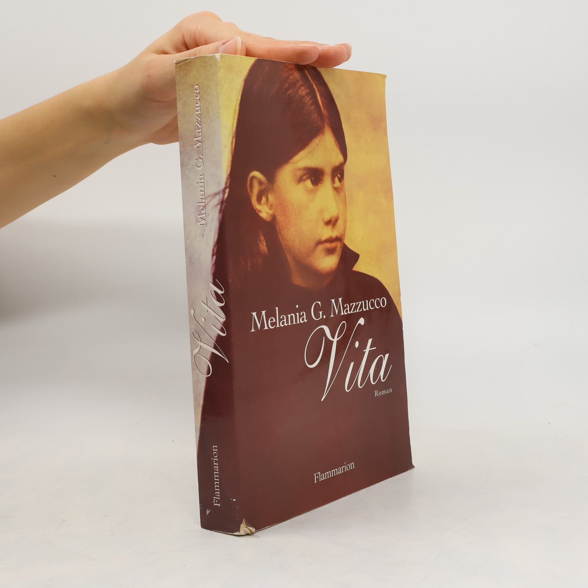 Melania G. Mazzucco Vita