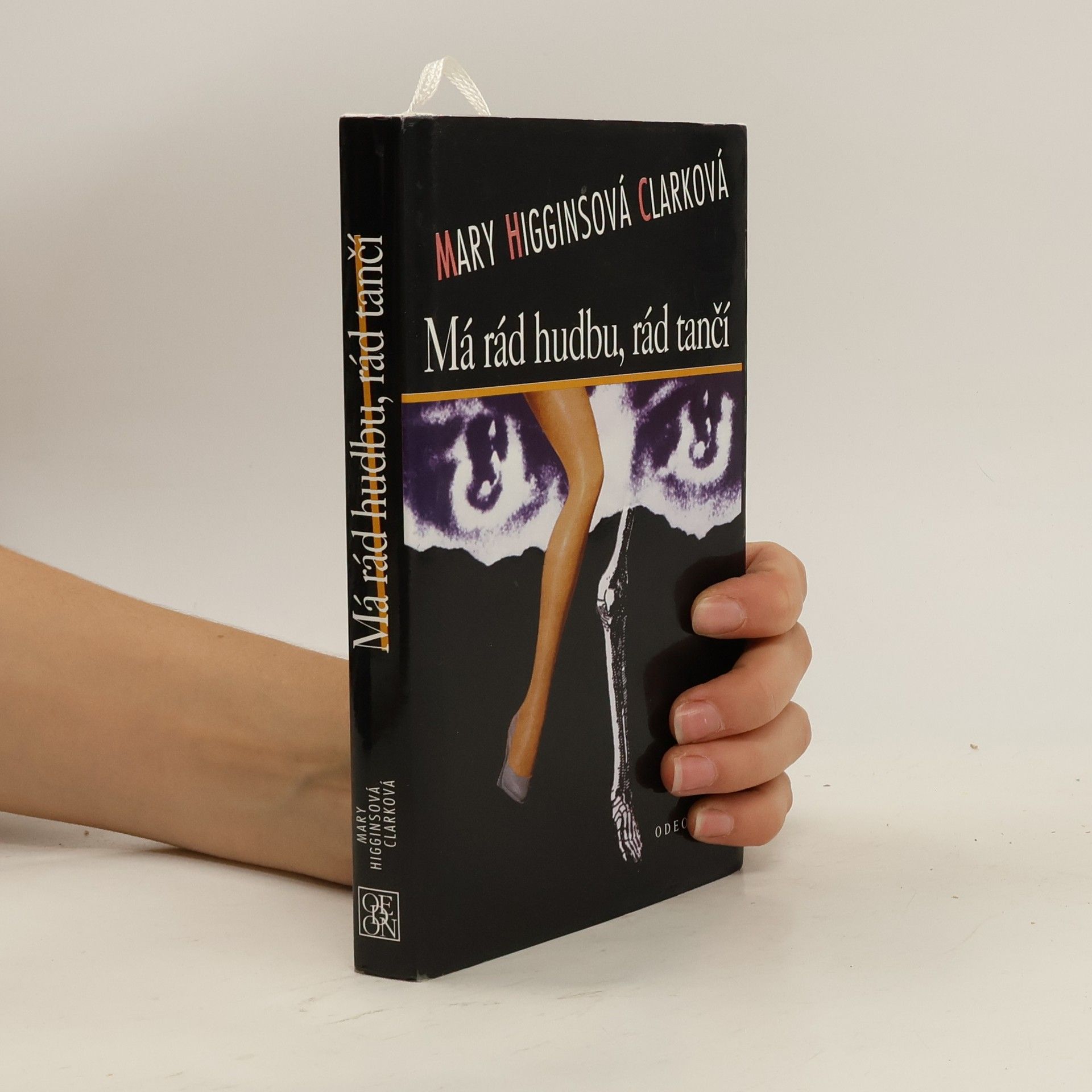 Má rád hudbu, rád tančí