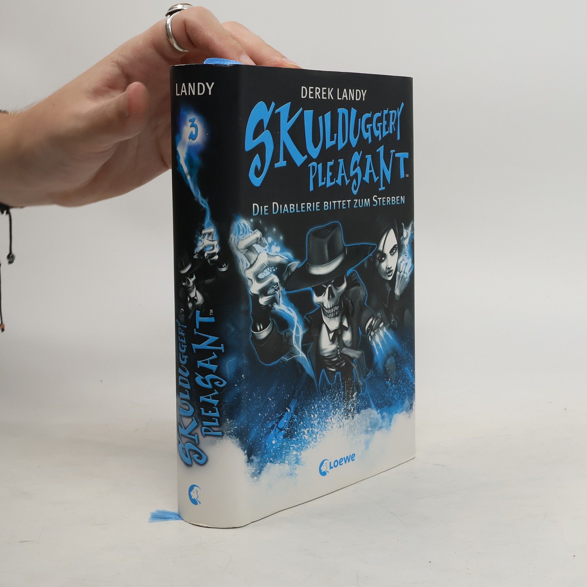 Derek Landy Skulduggery Pleasant 3
