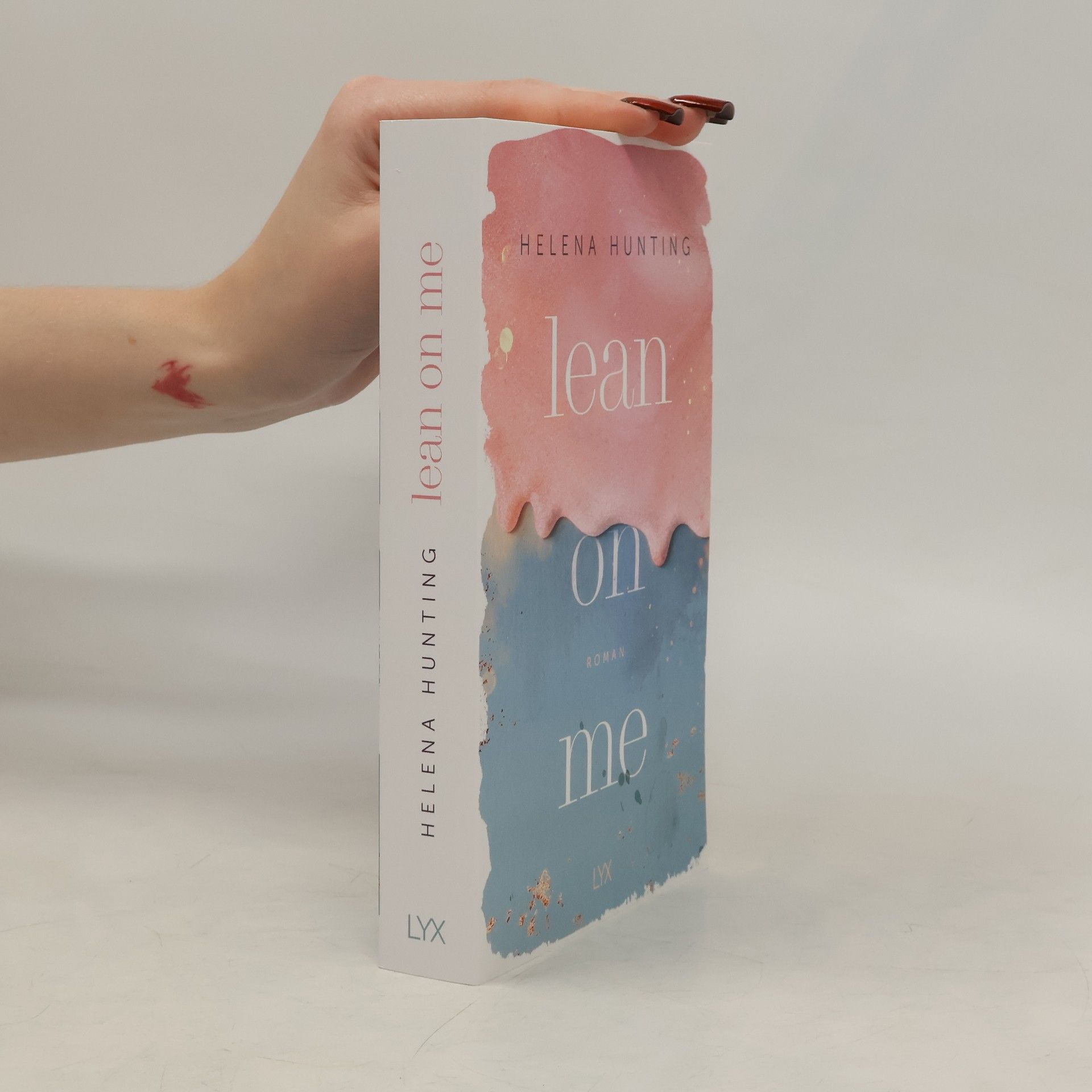 Helena Hunting Lean on Me