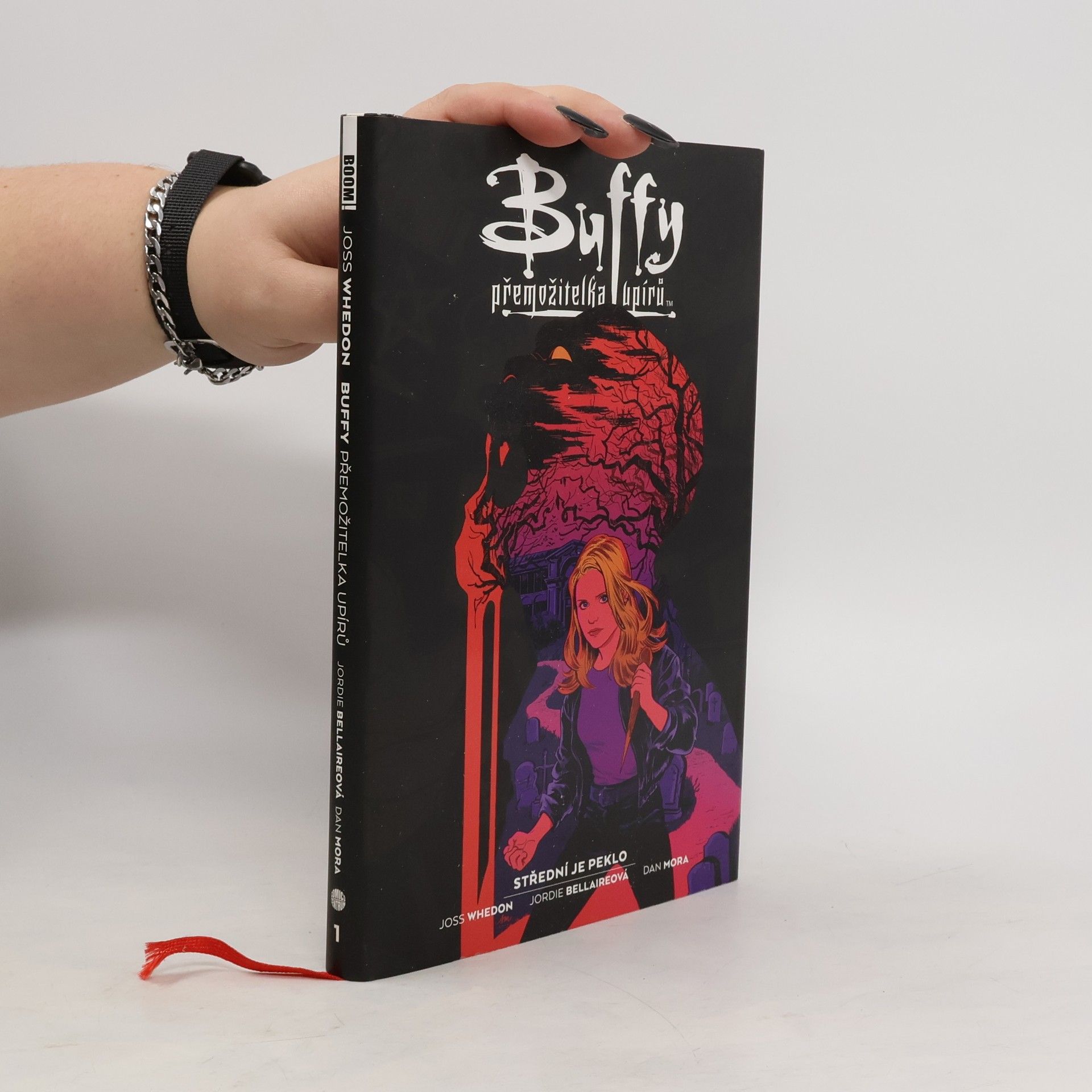 Jordie Bellaire Buffy, přemožitelka upírů. Kniha první, Střední je peklo