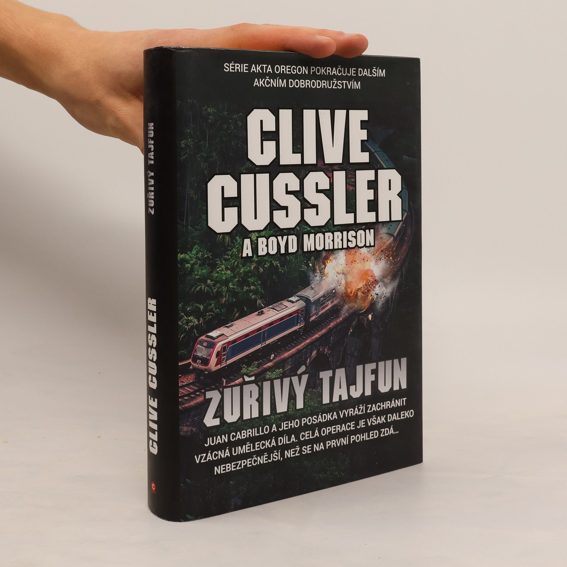 Clive Cussler Zuřivý tajfun