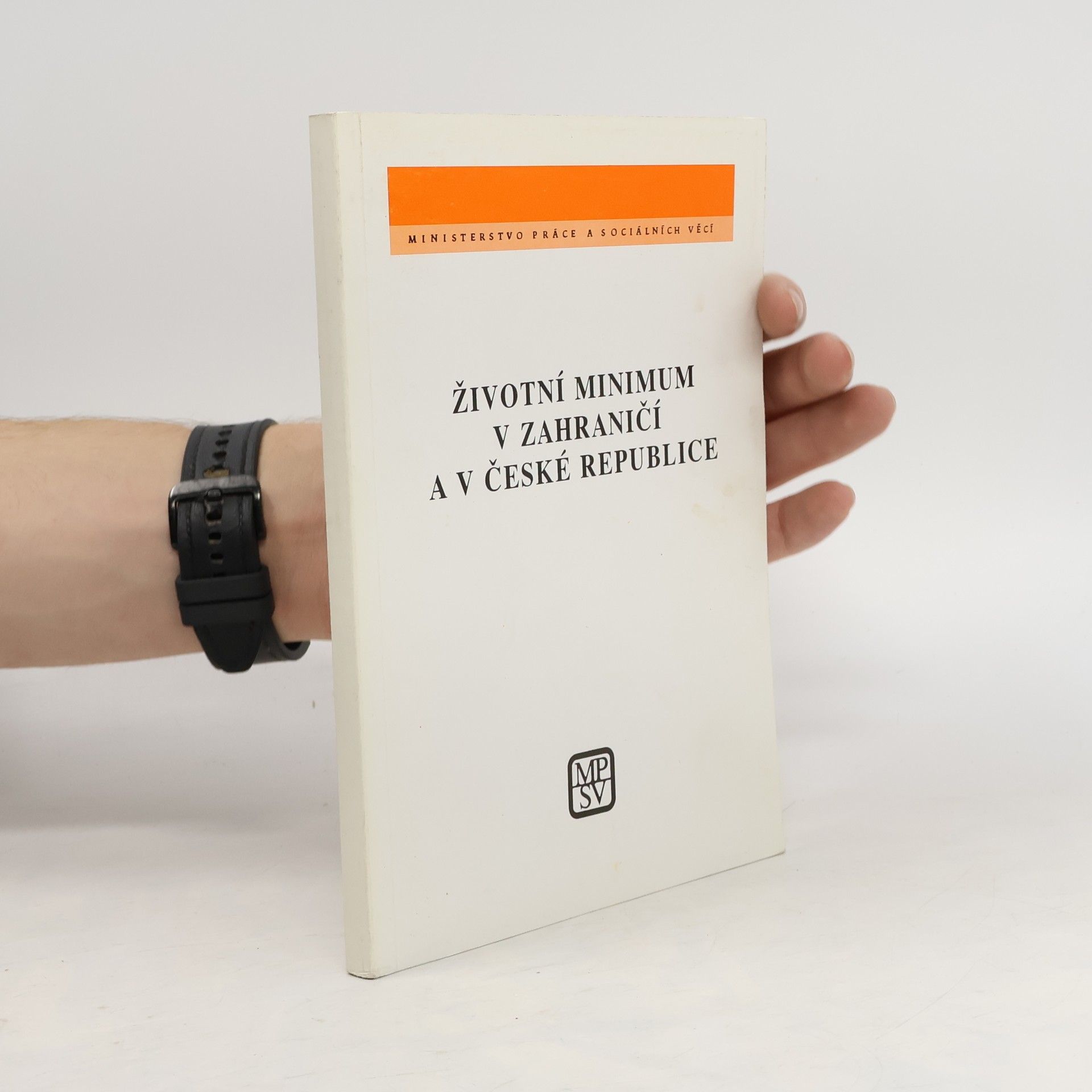 Životní minimum v zahraničí a v České republice